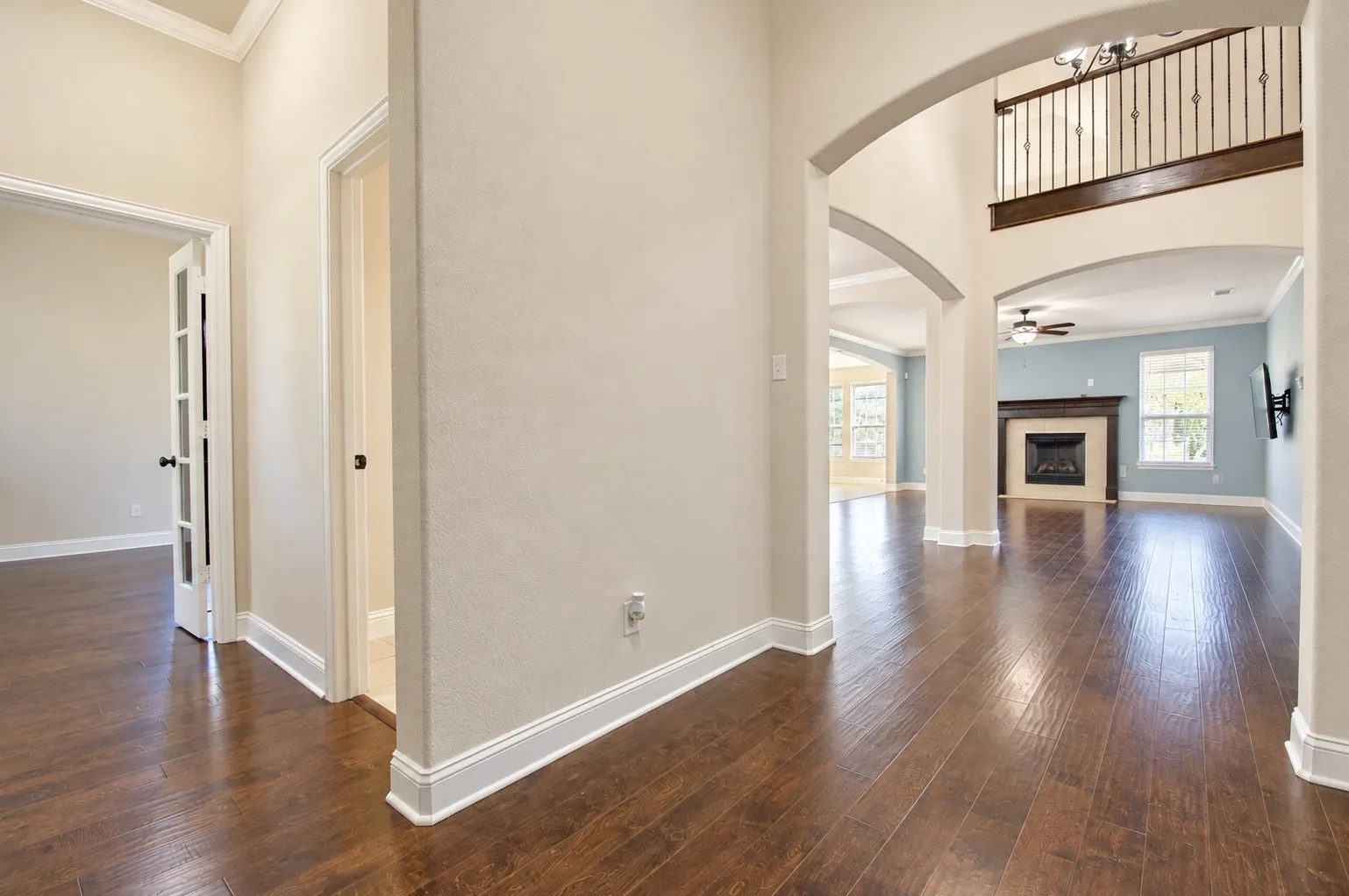 Single Family Residence For Rent in Ellis County , 3814 Hyde Park Drive, Midlothian, Texas 76065, 4 Bedroom, 3 Bathroom, 2 Garage spaces, 2,921 Sqft, built in 2015, mls#21410250, Real Estate Agent in Midlothian, Homes For Rent in Ellis county, Homes For Rent in Midlothian, Realtor in Midlothian Texas, Real Estate Brokerage Independent Realty Texas, Luminita Cordes Realtor