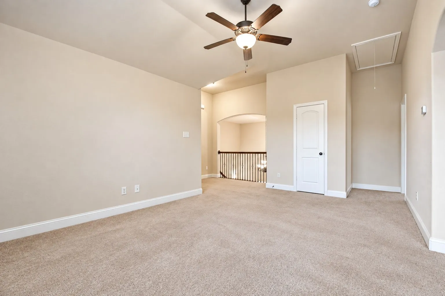 Single Family Residence For Rent in Ellis County , 3814 Hyde Park Drive, Midlothian, Texas 76065, 4 Bedroom, 3 Bathroom, 2 Garage spaces, 2,921 Sqft, built in 2015, mls#21410250, Real Estate Agent in Midlothian, Homes For Rent in Ellis county, Homes For Rent in Midlothian, Realtor in Midlothian Texas, Real Estate Brokerage Independent Realty Texas, Luminita Cordes Realtor