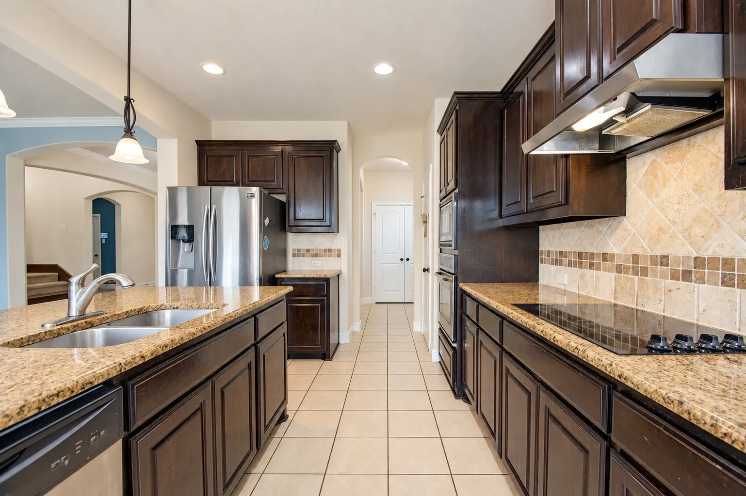 Single Family Residence For Rent in Ellis County , 3814 Hyde Park Drive, Midlothian, Texas 76065, 4 Bedroom, 3 Bathroom, 2 Garage spaces, 2,921 Sqft, built in 2015, mls#21410250, Real Estate Agent in Midlothian, Homes For Rent in Ellis county, Homes For Rent in Midlothian, Realtor in Midlothian Texas, Real Estate Brokerage Independent Realty Texas, Luminita Cordes Realtor