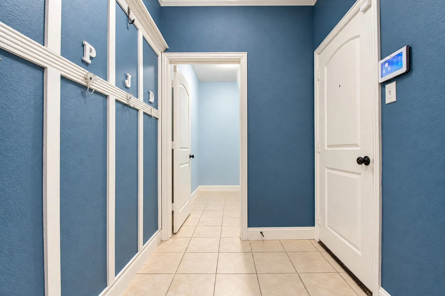 Single Family Residence For Rent in Ellis County , 3814 Hyde Park Drive, Midlothian, Texas 76065, 4 Bedroom, 3 Bathroom, 2 Garage spaces, 2,921 Sqft, built in 2015, mls#21410250, Real Estate Agent in Midlothian, Homes For Rent in Ellis county, Homes For Rent in Midlothian, Realtor in Midlothian Texas, Real Estate Brokerage Independent Realty Texas, Luminita Cordes Realtor