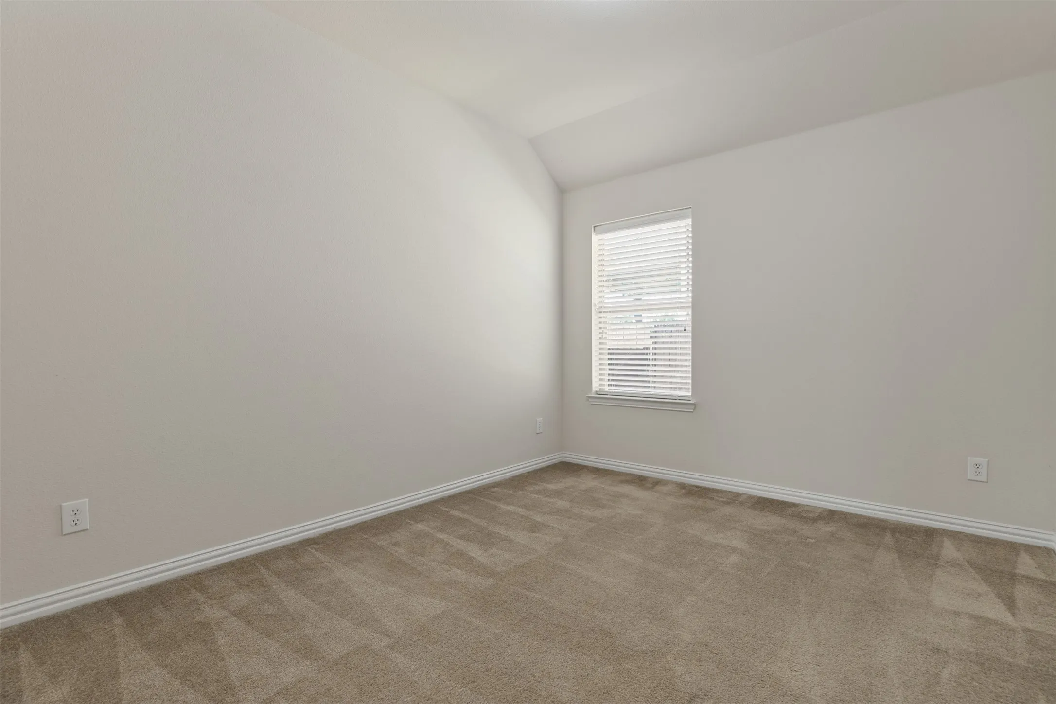 Single Family Residence For Rent in Denton County , 5012 Seashore Lane, Frisco, Texas 75036, 3 Bedroom, 2 Bathroom, 2 Garage spaces, 2,021 Sqft, built in 2012, mls#21396941, Real Estate Agent in Frisco, Homes For Rent in Denton county, Homes For Rent in Frisco, Realtor in Frisco Texas, Real Estate Brokerage Independent Realty Texas, Luminita Cordes Realtor