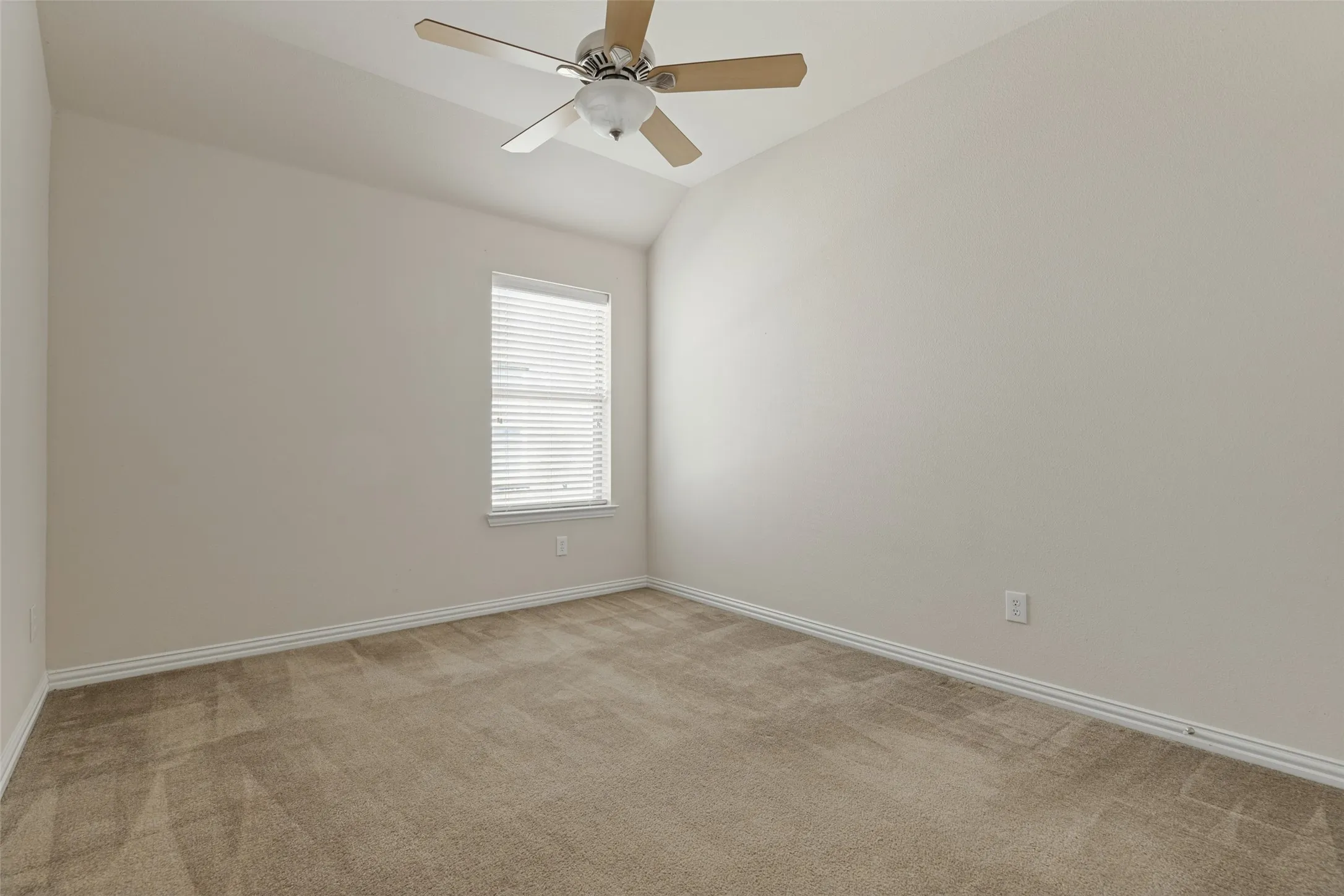 Single Family Residence For Rent in Denton County , 5012 Seashore Lane, Frisco, Texas 75036, 3 Bedroom, 2 Bathroom, 2 Garage spaces, 2,021 Sqft, built in 2012, mls#21396941, Real Estate Agent in Frisco, Homes For Rent in Denton county, Homes For Rent in Frisco, Realtor in Frisco Texas, Real Estate Brokerage Independent Realty Texas, Luminita Cordes Realtor