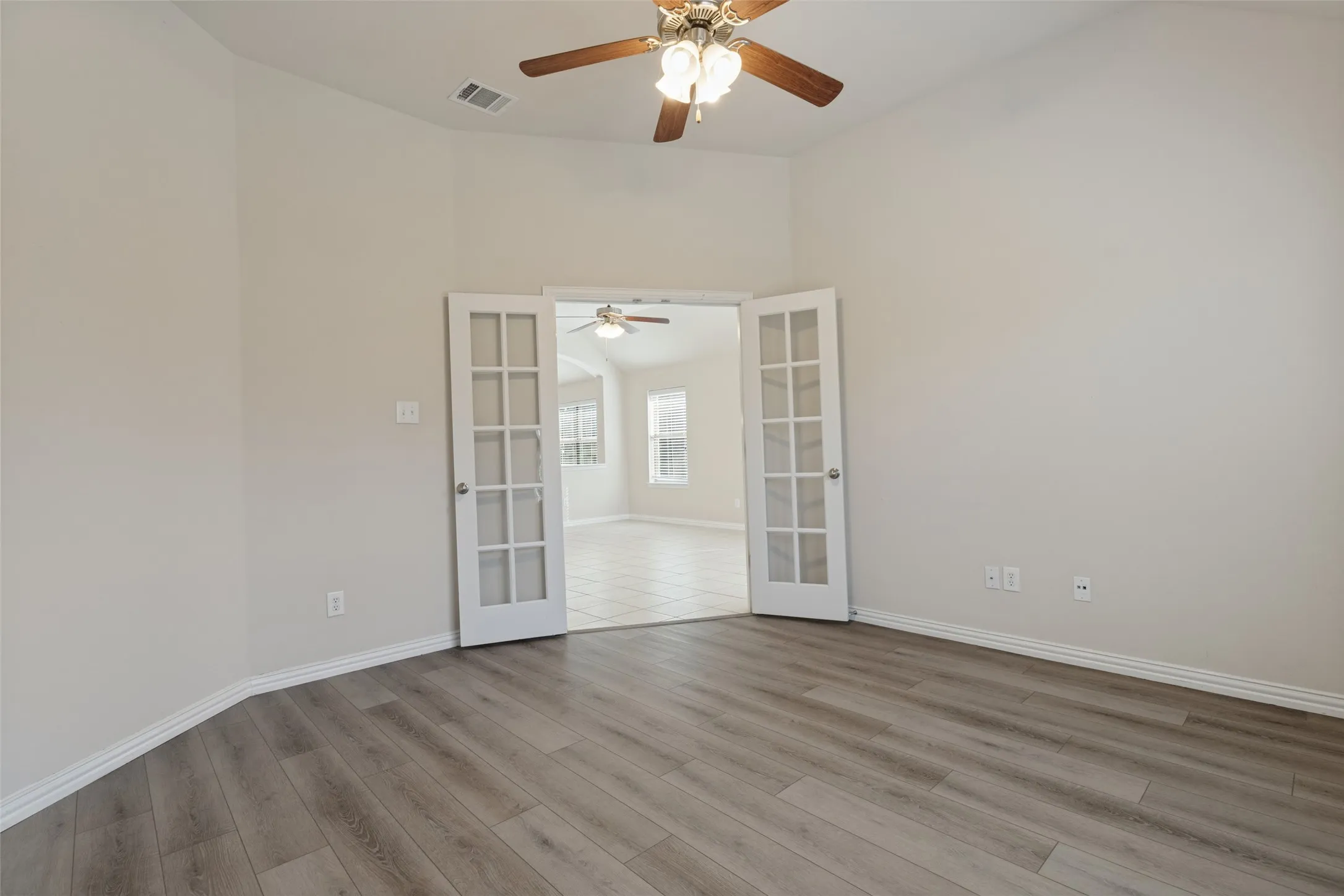 Single Family Residence For Rent in Denton County , 5012 Seashore Lane, Frisco, Texas 75036, 3 Bedroom, 2 Bathroom, 2 Garage spaces, 2,021 Sqft, built in 2012, mls#21396941, Real Estate Agent in Frisco, Homes For Rent in Denton county, Homes For Rent in Frisco, Realtor in Frisco Texas, Real Estate Brokerage Independent Realty Texas, Luminita Cordes Realtor