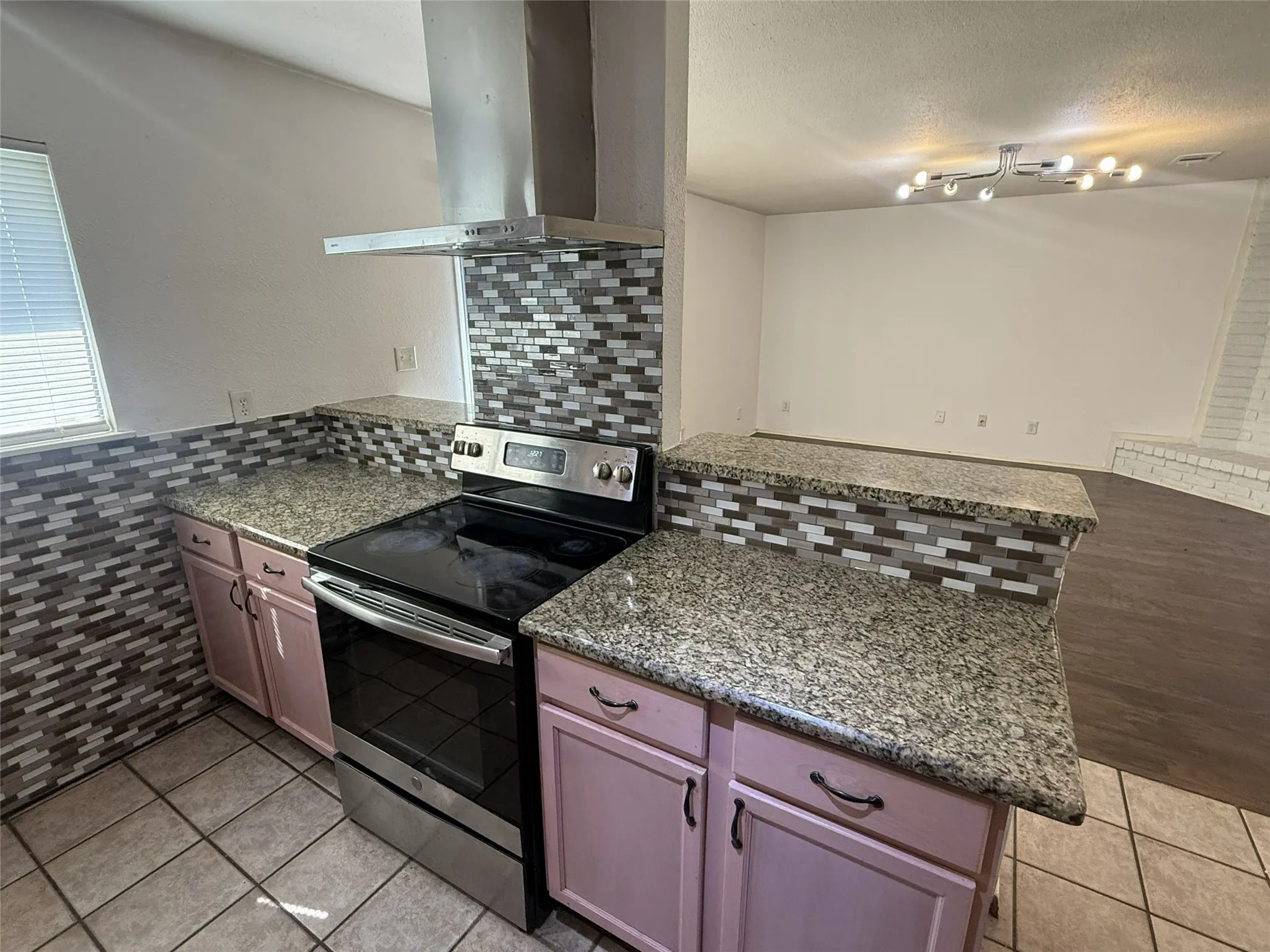 Single Family Residence For Sale in Collin County , 630 Valley View Drive, Allen, Texas 75002, 4 Bedroom, 2 Bathroom, Garage spaces, 1,481 Sqft, built in 1979, mls#21402779, Real Estate Agent in Allen, Homes For Sale in Collin county, Homes For Sale in Allen, Realtor in Allen Texas, Real Estate Brokerage Independent Realty Texas, Luminita Cordes Realtor