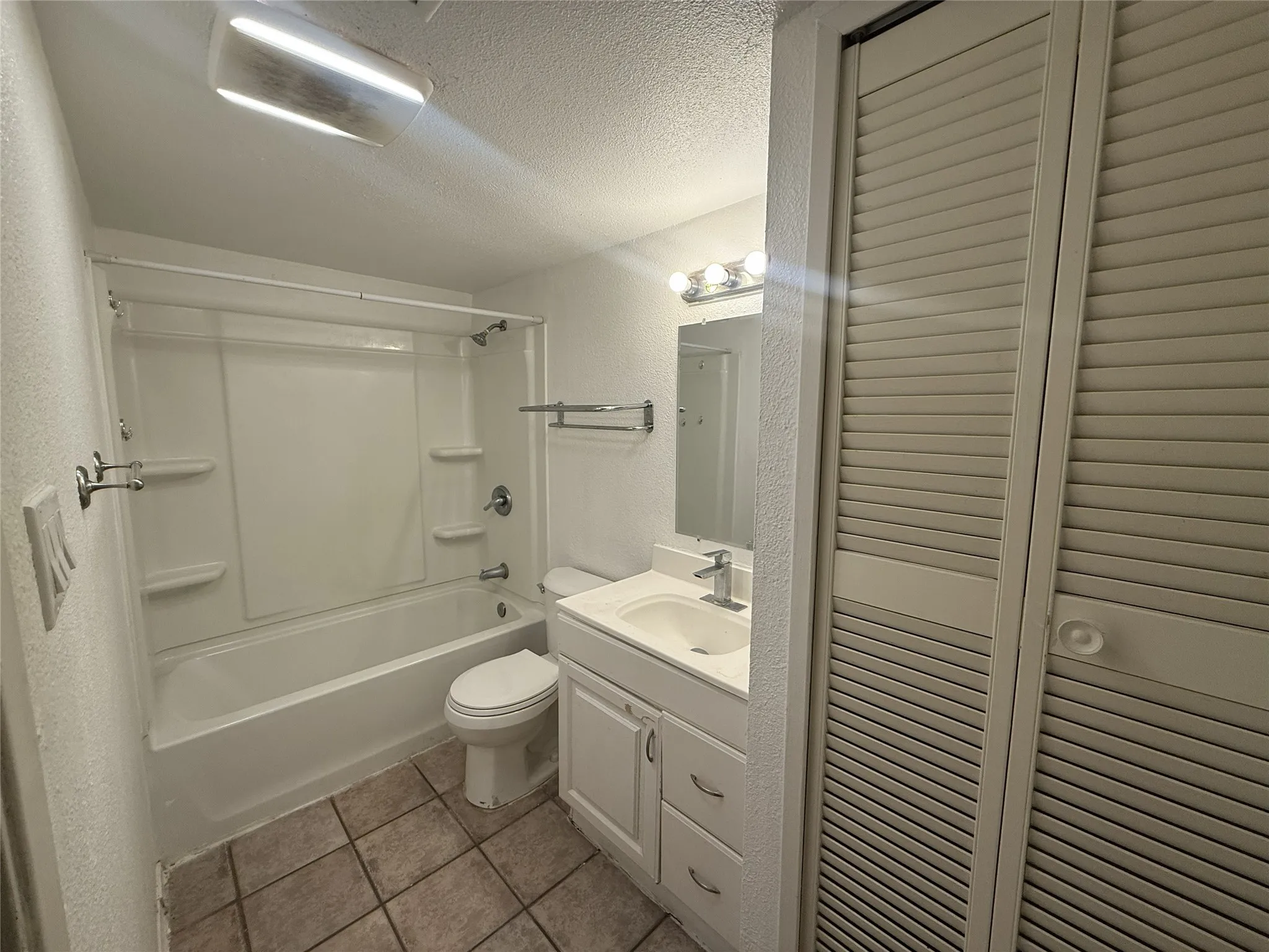 Single Family Residence For Sale in Collin County , 630 Valley View Drive, Allen, Texas 75002, 4 Bedroom, 2 Bathroom, Garage spaces, 1,481 Sqft, built in 1979, mls#21402779, Real Estate Agent in Allen, Homes For Sale in Collin county, Homes For Sale in Allen, Realtor in Allen Texas, Real Estate Brokerage Independent Realty Texas, Luminita Cordes Realtor