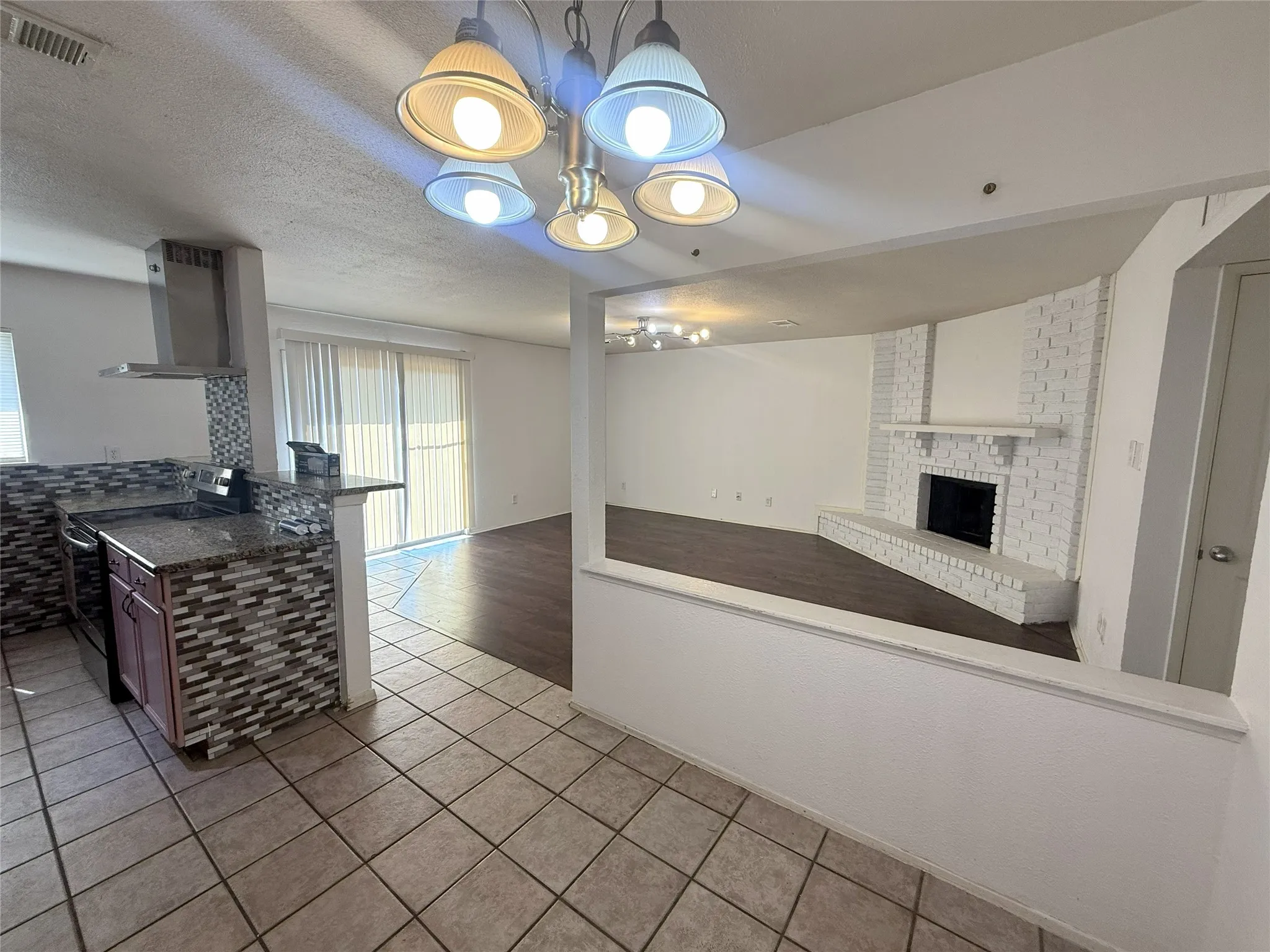 Single Family Residence For Sale in Collin County , 630 Valley View Drive, Allen, Texas 75002, 4 Bedroom, 2 Bathroom, Garage spaces, 1,481 Sqft, built in 1979, mls#21402779, Real Estate Agent in Allen, Homes For Sale in Collin county, Homes For Sale in Allen, Realtor in Allen Texas, Real Estate Brokerage Independent Realty Texas, Luminita Cordes Realtor