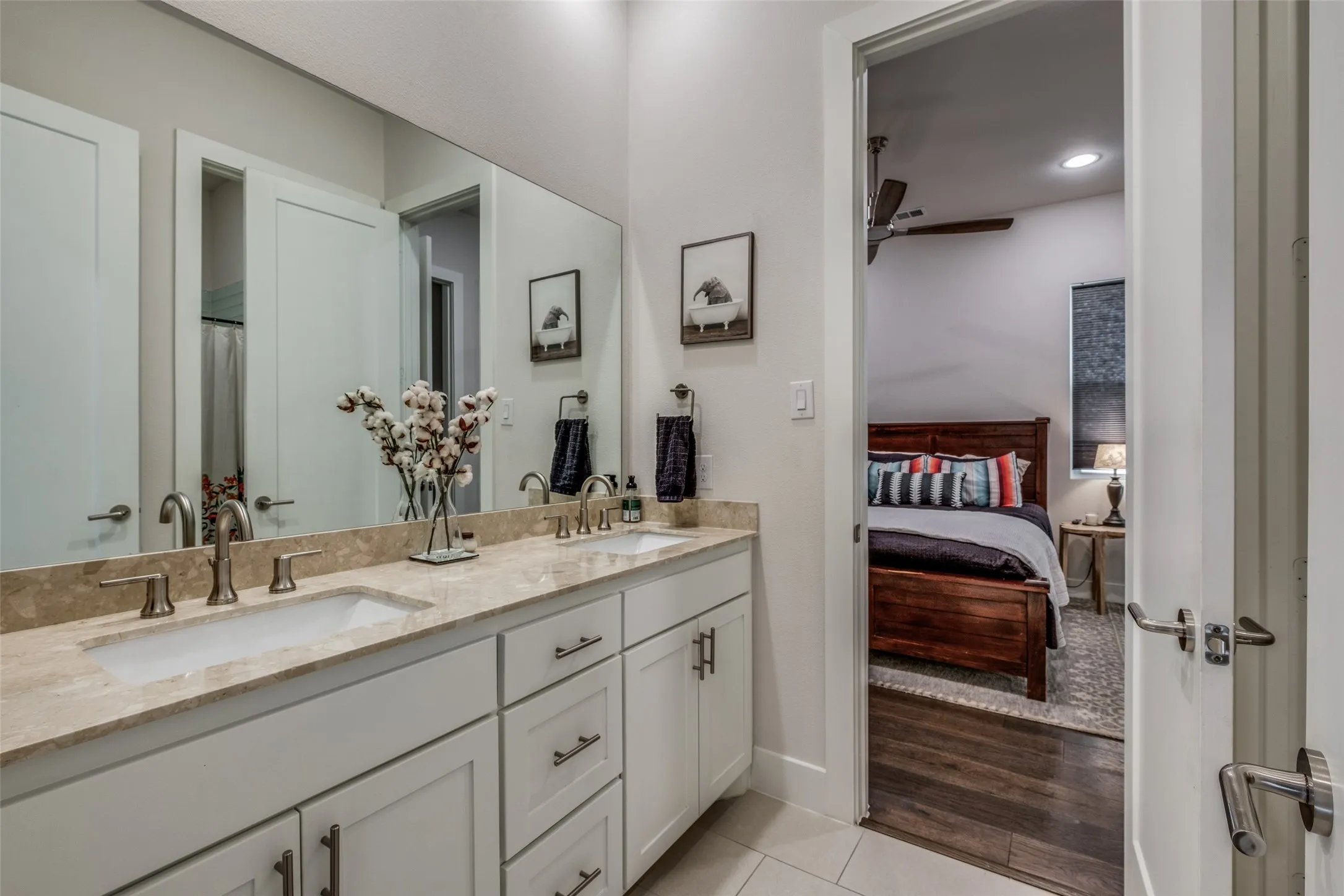 Multiple Parcels For Sale in Dallas County , 4125 Entrada Way, Dallas, Texas 75219, 3 Bedroom, 4 Bathroom, 2 Garage spaces, 2,722 Sqft, built in 2019, mls#21410182, Real Estate Agent in Dallas, Homes For Sale in Dallas county, Homes For Sale in Dallas, Realtor in Dallas Texas, Real Estate Brokerage Independent Realty Texas, Luminita Cordes Realtor