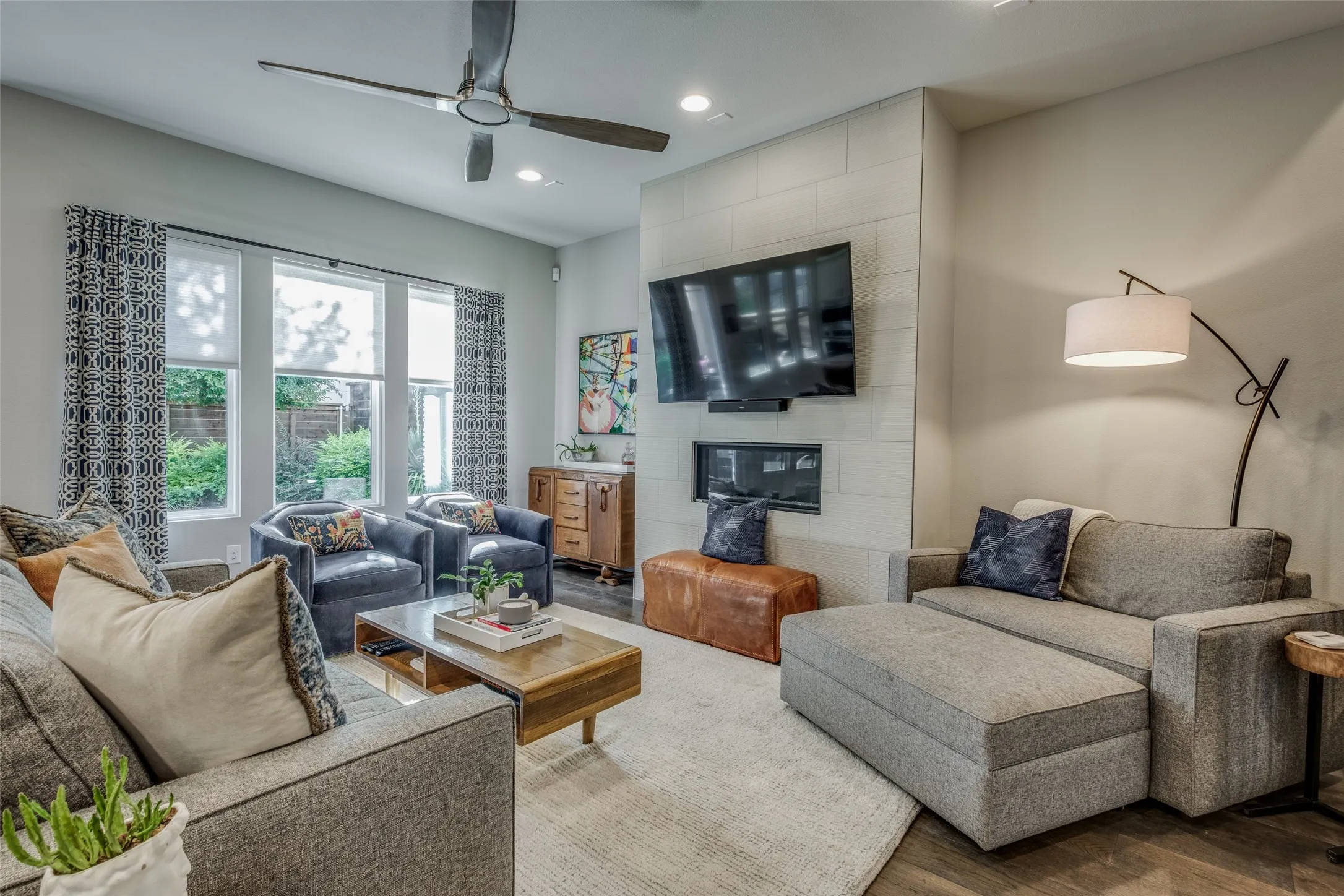Multiple Parcels For Sale in Dallas County , 4125 Entrada Way, Dallas, Texas 75219, 3 Bedroom, 4 Bathroom, 2 Garage spaces, 2,722 Sqft, built in 2019, mls#21410182, Real Estate Agent in Dallas, Homes For Sale in Dallas county, Homes For Sale in Dallas, Realtor in Dallas Texas, Real Estate Brokerage Independent Realty Texas, Luminita Cordes Realtor