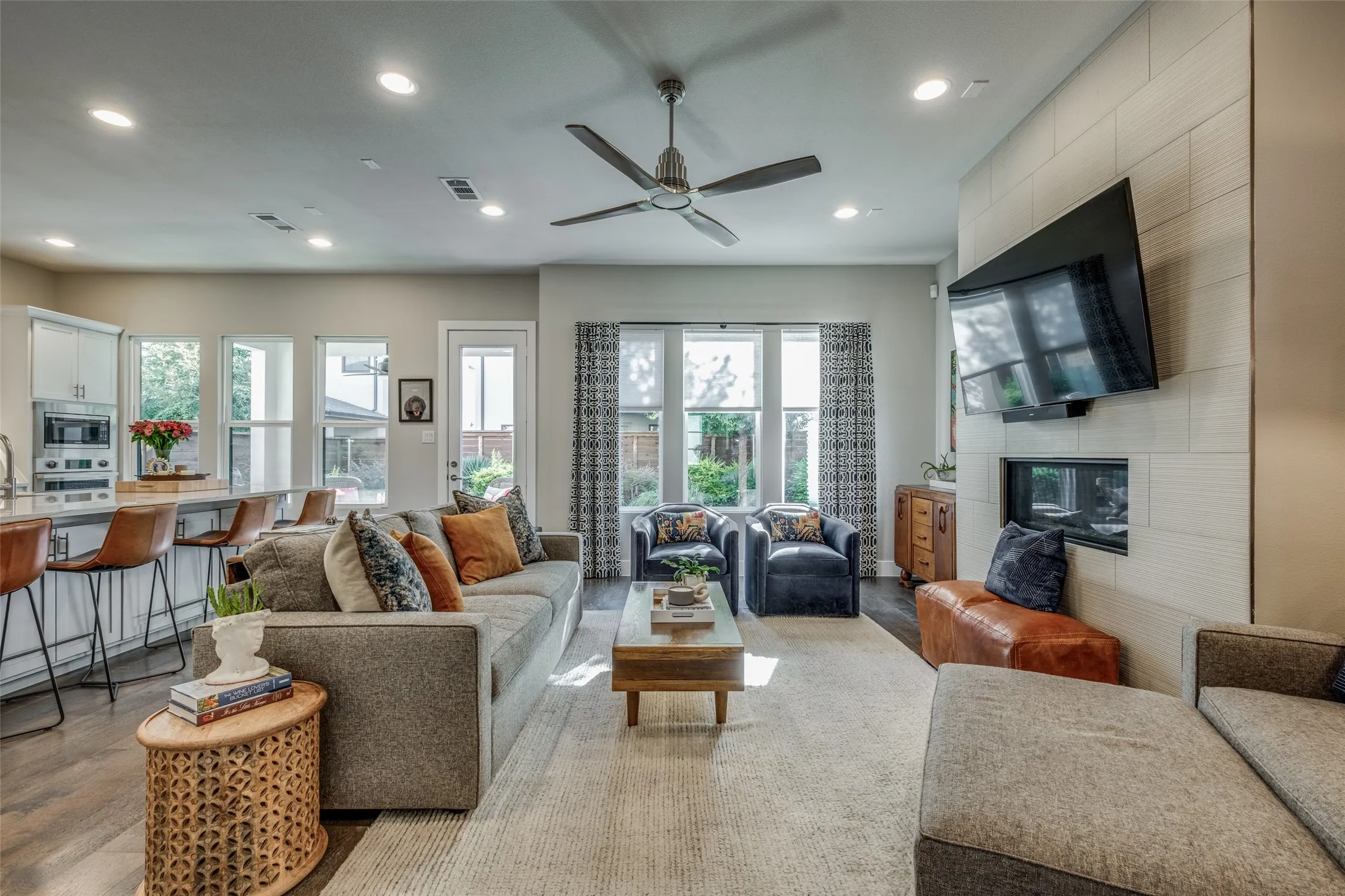 Multiple Parcels For Sale in Dallas County , 4125 Entrada Way, Dallas, Texas 75219, 3 Bedroom, 4 Bathroom, 2 Garage spaces, 2,722 Sqft, built in 2019, mls#21410182, Real Estate Agent in Dallas, Homes For Sale in Dallas county, Homes For Sale in Dallas, Realtor in Dallas Texas, Real Estate Brokerage Independent Realty Texas, Luminita Cordes Realtor