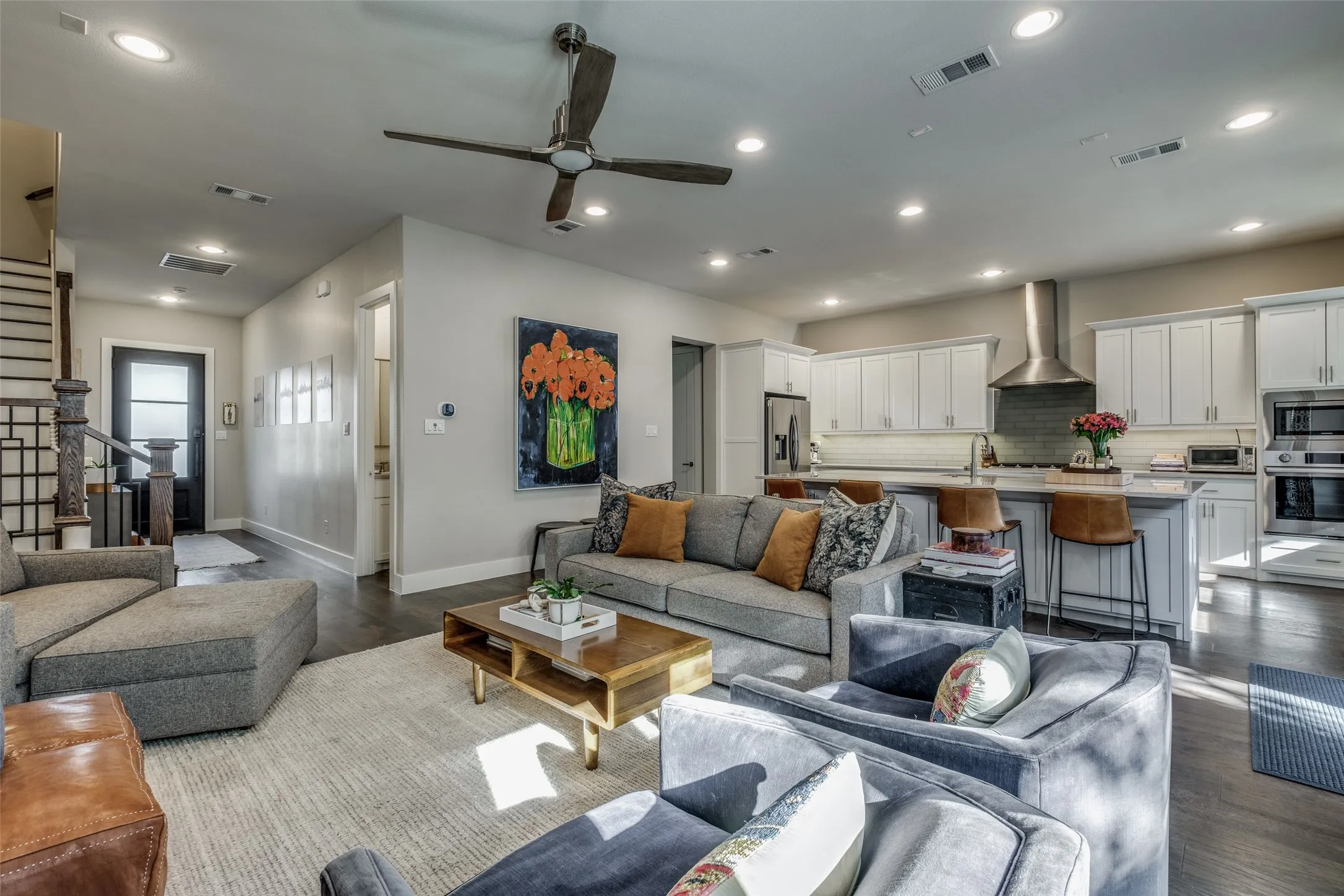 Multiple Parcels For Sale in Dallas County , 4125 Entrada Way, Dallas, Texas 75219, 3 Bedroom, 4 Bathroom, 2 Garage spaces, 2,722 Sqft, built in 2019, mls#21410182, Real Estate Agent in Dallas, Homes For Sale in Dallas county, Homes For Sale in Dallas, Realtor in Dallas Texas, Real Estate Brokerage Independent Realty Texas, Luminita Cordes Realtor