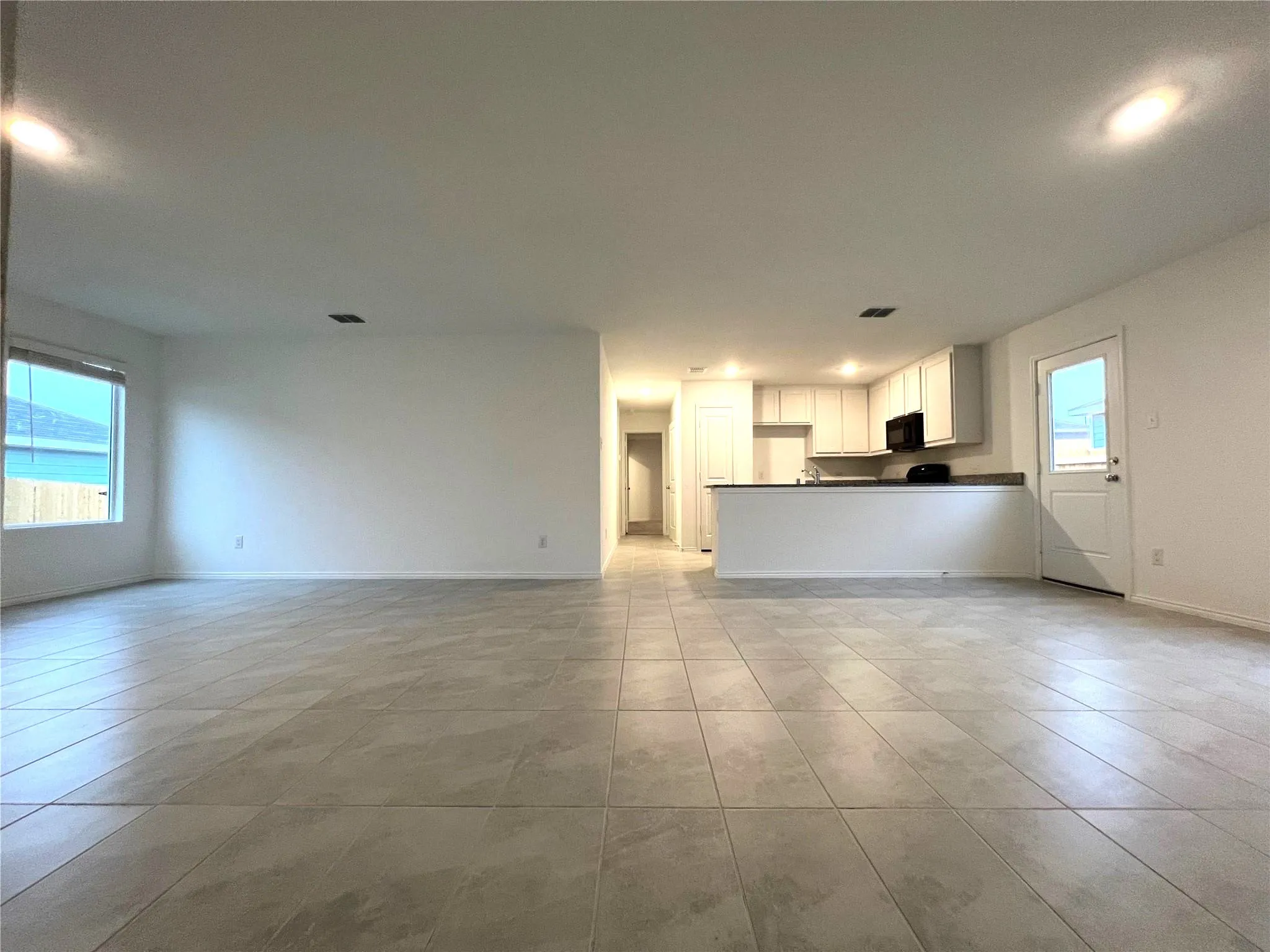 Single Family Residence For Rent in Tarrant County , 2836 Slatewood Drive, Fort Worth, Texas 76179, 3 Bedroom, 2 Bathroom, 2 Garage spaces, 1,440 Sqft, built in 2023, mls#21410263, Real Estate Agent in Fort Worth, Homes For Rent in Tarrant county, Homes For Rent in Fort Worth, Realtor in Fort Worth Texas, Real Estate Brokerage Independent Realty Texas, Luminita Cordes Realtor
