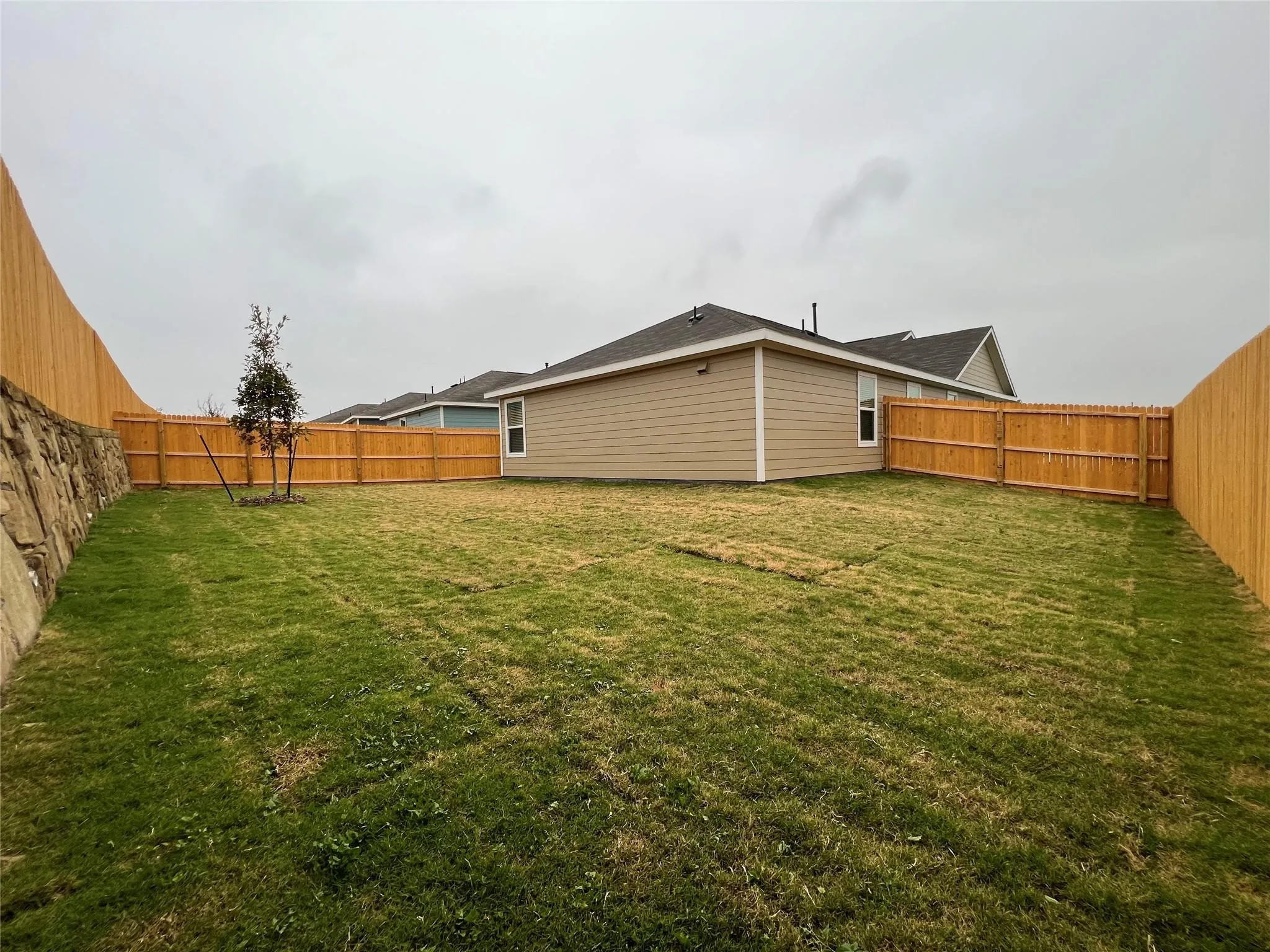 Single Family Residence For Rent in Tarrant County , 2836 Slatewood Drive, Fort Worth, Texas 76179, 3 Bedroom, 2 Bathroom, 2 Garage spaces, 1,440 Sqft, built in 2023, mls#21410263, Real Estate Agent in Fort Worth, Homes For Rent in Tarrant county, Homes For Rent in Fort Worth, Realtor in Fort Worth Texas, Real Estate Brokerage Independent Realty Texas, Luminita Cordes Realtor