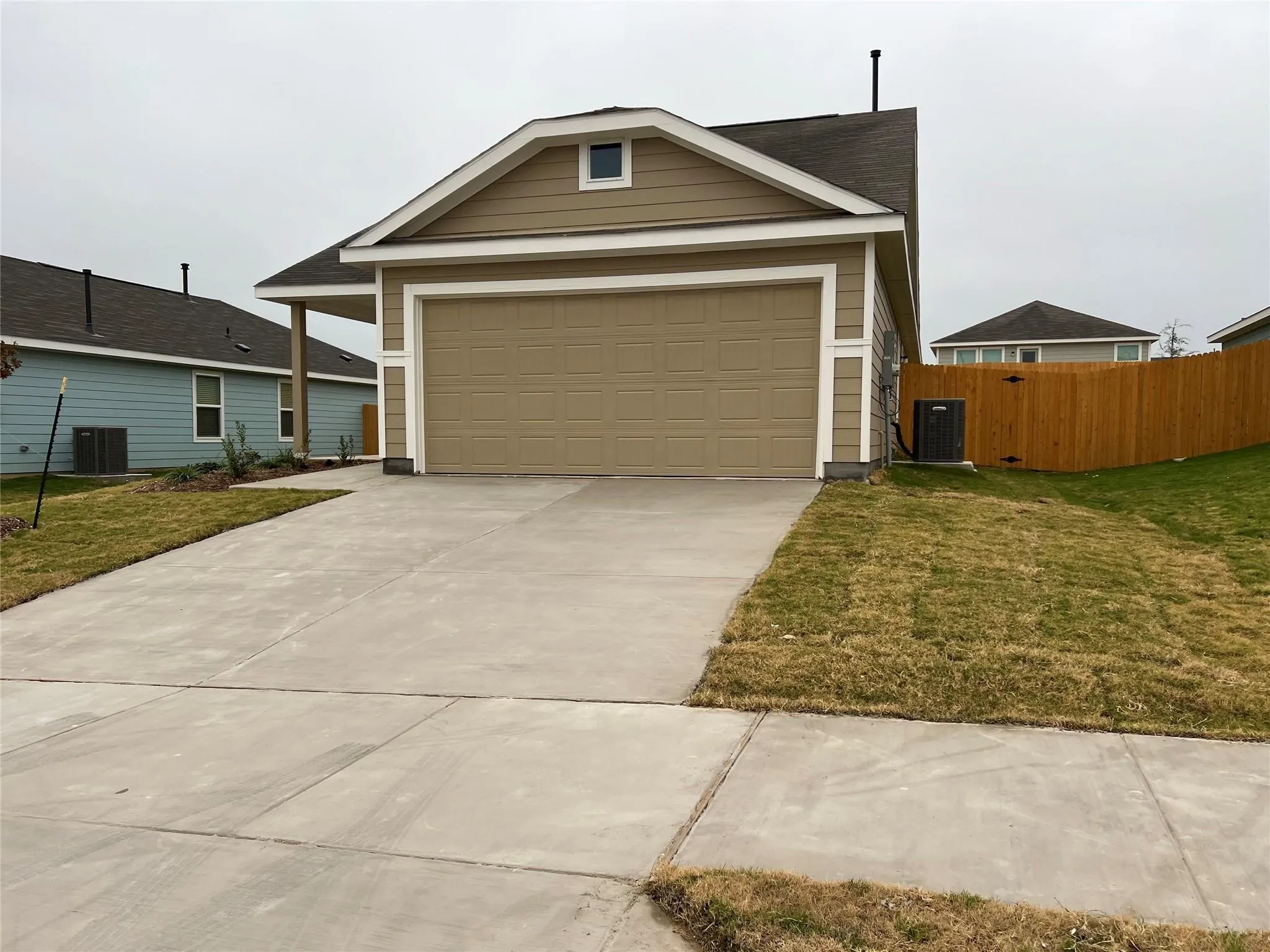 Single Family Residence For Rent in Tarrant County , 2836 Slatewood Drive, Fort Worth, Texas 76179, 3 Bedroom, 2 Bathroom, 2 Garage spaces, 1,440 Sqft, built in 2023, mls#21410263, Real Estate Agent in Fort Worth, Homes For Rent in Tarrant county, Homes For Rent in Fort Worth, Realtor in Fort Worth Texas, Real Estate Brokerage Independent Realty Texas, Luminita Cordes Realtor