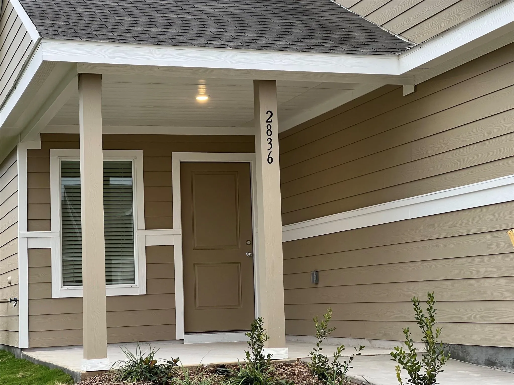Single Family Residence For Rent in Tarrant County , 2836 Slatewood Drive, Fort Worth, Texas 76179, 3 Bedroom, 2 Bathroom, 2 Garage spaces, 1,440 Sqft, built in 2023, mls#21410263, Real Estate Agent in Fort Worth, Homes For Rent in Tarrant county, Homes For Rent in Fort Worth, Realtor in Fort Worth Texas, Real Estate Brokerage Independent Realty Texas, Luminita Cordes Realtor