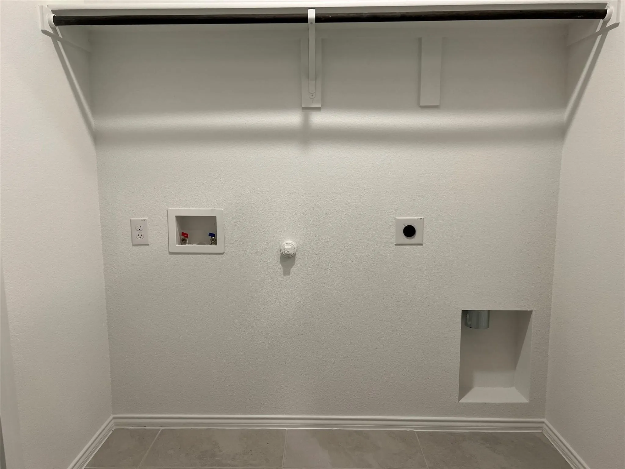 Single Family Residence For Rent in Tarrant County , 2836 Slatewood Drive, Fort Worth, Texas 76179, 3 Bedroom, 2 Bathroom, 2 Garage spaces, 1,440 Sqft, built in 2023, mls#21410263, Real Estate Agent in Fort Worth, Homes For Rent in Tarrant county, Homes For Rent in Fort Worth, Realtor in Fort Worth Texas, Real Estate Brokerage Independent Realty Texas, Luminita Cordes Realtor