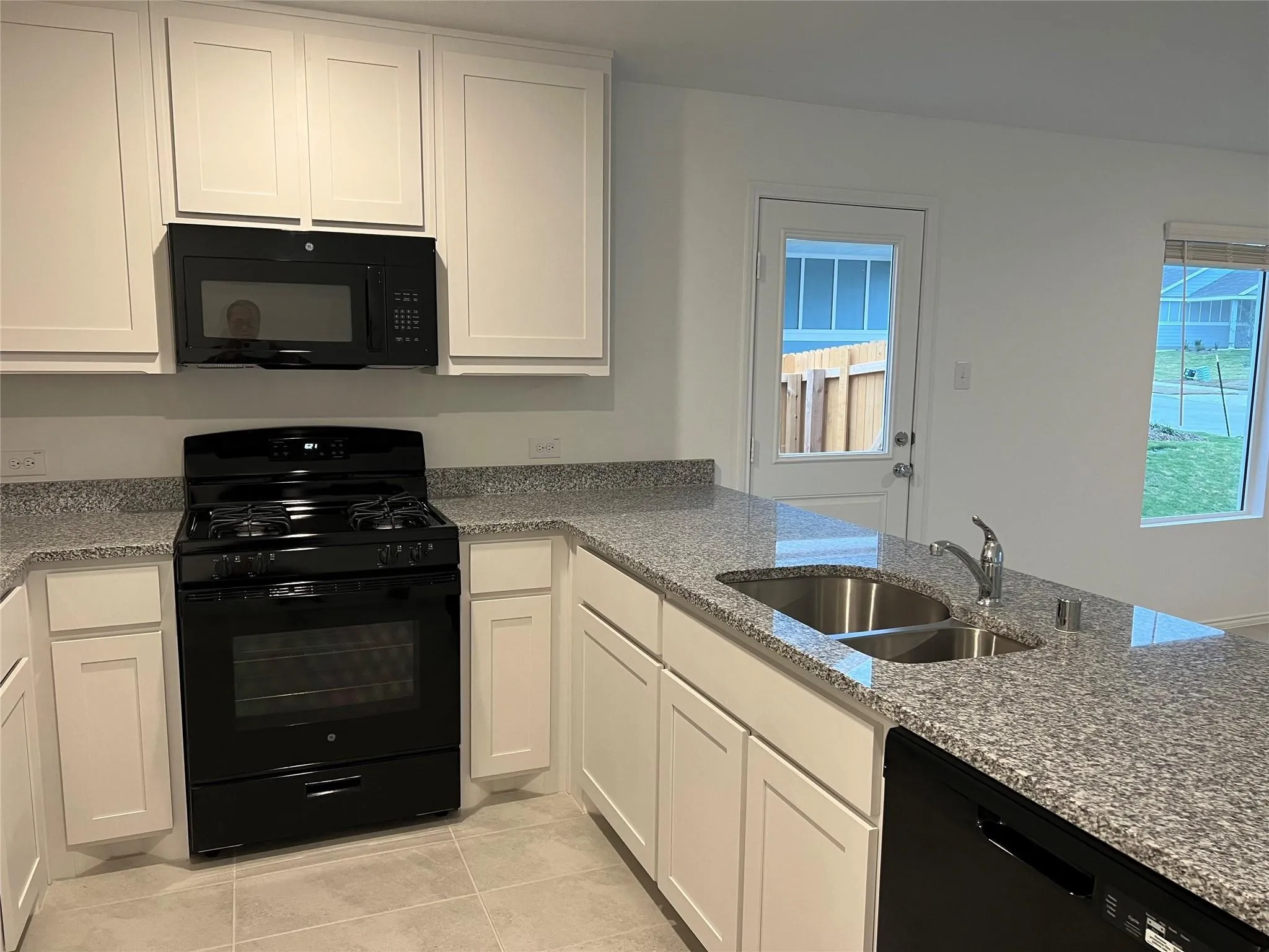 Single Family Residence For Rent in Tarrant County , 2836 Slatewood Drive, Fort Worth, Texas 76179, 3 Bedroom, 2 Bathroom, 2 Garage spaces, 1,440 Sqft, built in 2023, mls#21410263, Real Estate Agent in Fort Worth, Homes For Rent in Tarrant county, Homes For Rent in Fort Worth, Realtor in Fort Worth Texas, Real Estate Brokerage Independent Realty Texas, Luminita Cordes Realtor