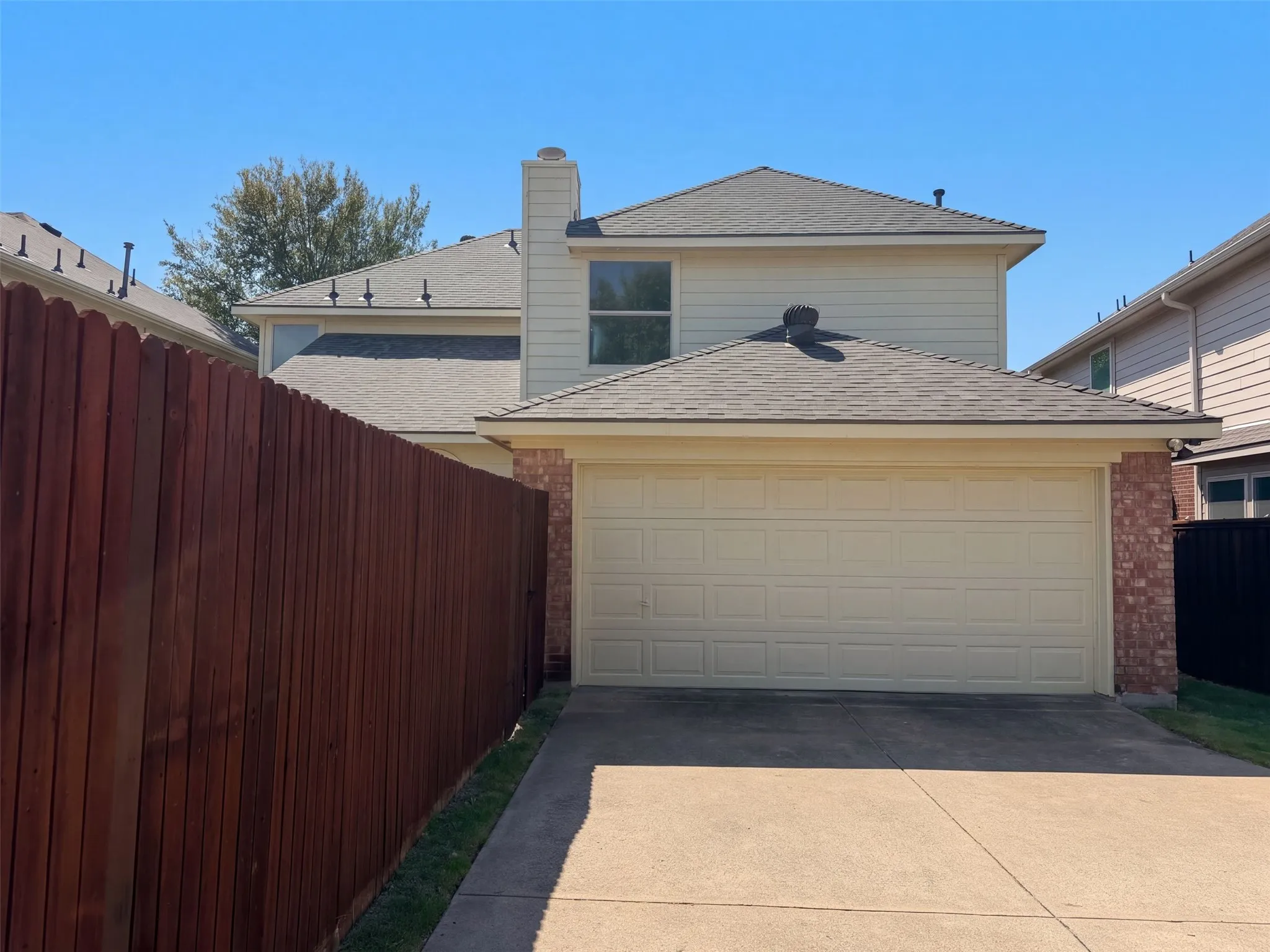 Single Family Residence For Sale in Collin County , 441 Trinity Drive, Allen, Texas 75002, 4 Bedroom, 3 Bathroom, 2 Garage spaces, 2,557 Sqft, built in 2001, mls#21410086, Real Estate Agent in Allen, Homes For Sale in Collin county, Homes For Sale in Allen, Realtor in Allen Texas, Real Estate Brokerage Independent Realty Texas, Luminita Cordes Realtor