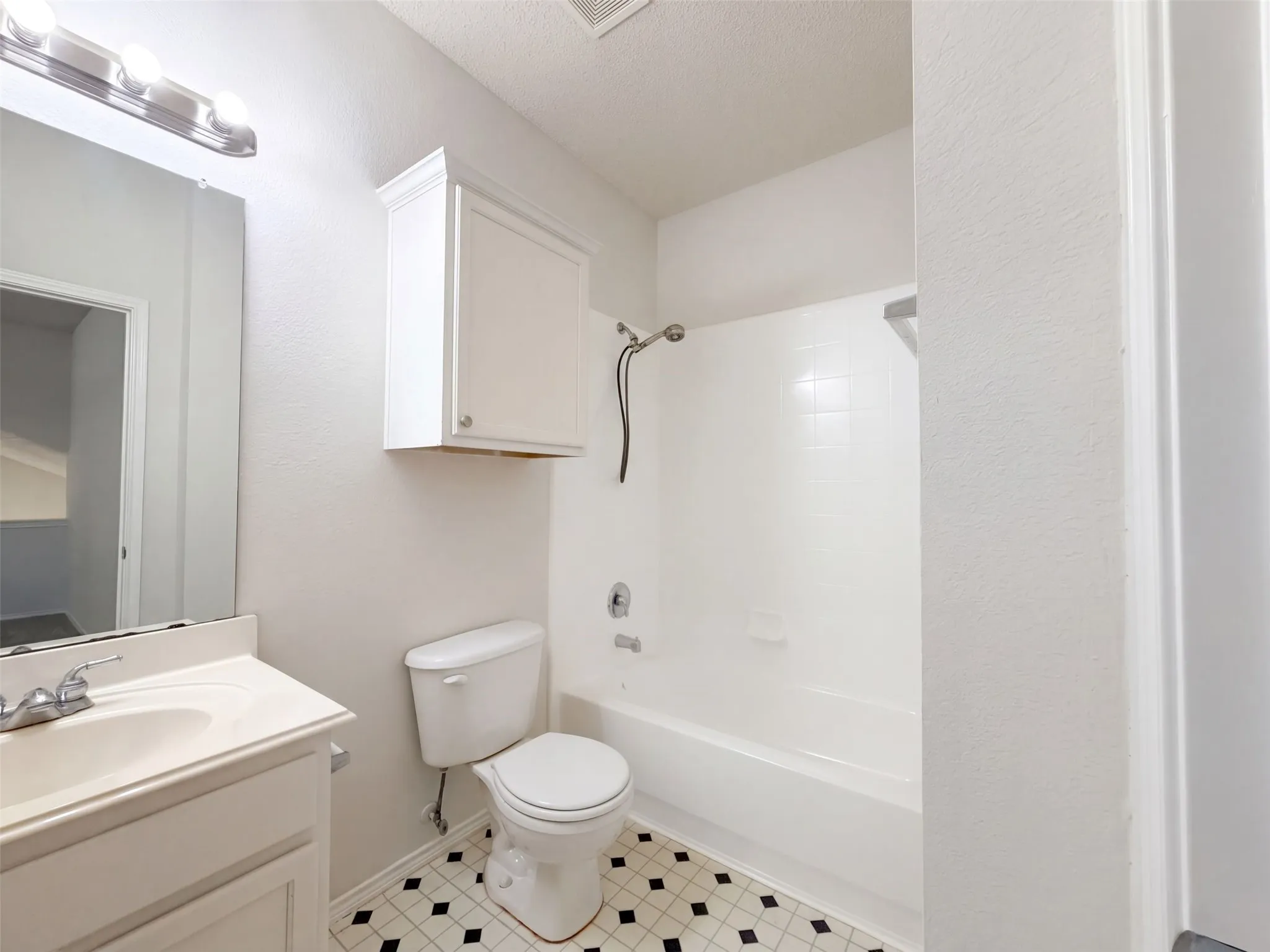 Single Family Residence For Sale in Collin County , 441 Trinity Drive, Allen, Texas 75002, 4 Bedroom, 3 Bathroom, 2 Garage spaces, 2,557 Sqft, built in 2001, mls#21410086, Real Estate Agent in Allen, Homes For Sale in Collin county, Homes For Sale in Allen, Realtor in Allen Texas, Real Estate Brokerage Independent Realty Texas, Luminita Cordes Realtor