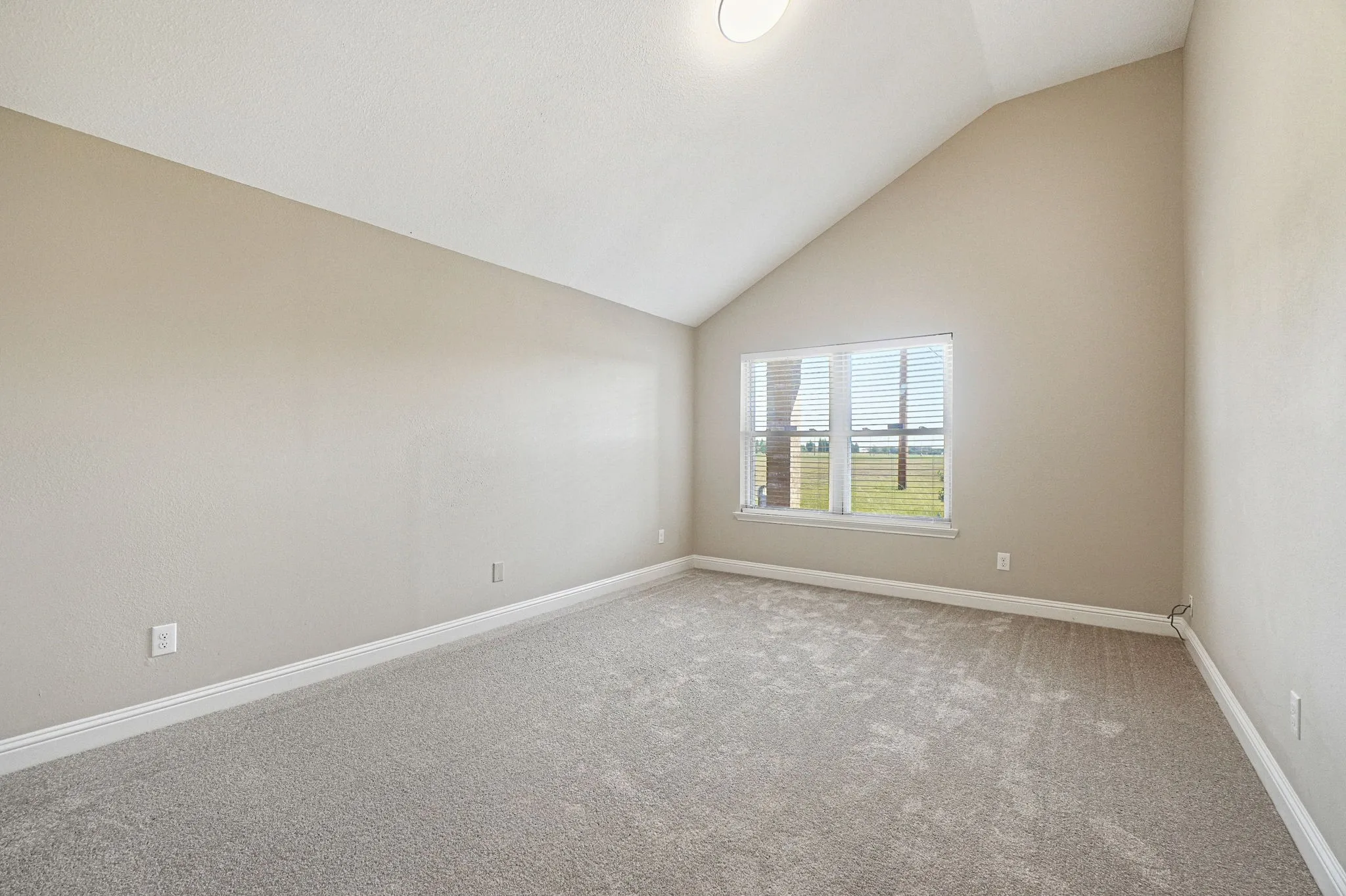 Single Family Residence For Sale in Dallas County , 1229 Old Barn Lane, Mesquite, Texas 75149, 3 Bedroom, 3 Bathroom, 2 Garage spaces, 1,870 Sqft, built in 1985, mls#21398474, Real Estate Agent in Mesquite, Homes For Sale in Dallas county, Homes For Sale in Mesquite, Realtor in Mesquite Texas, Real Estate Brokerage Independent Realty Texas, Luminita Cordes Realtor