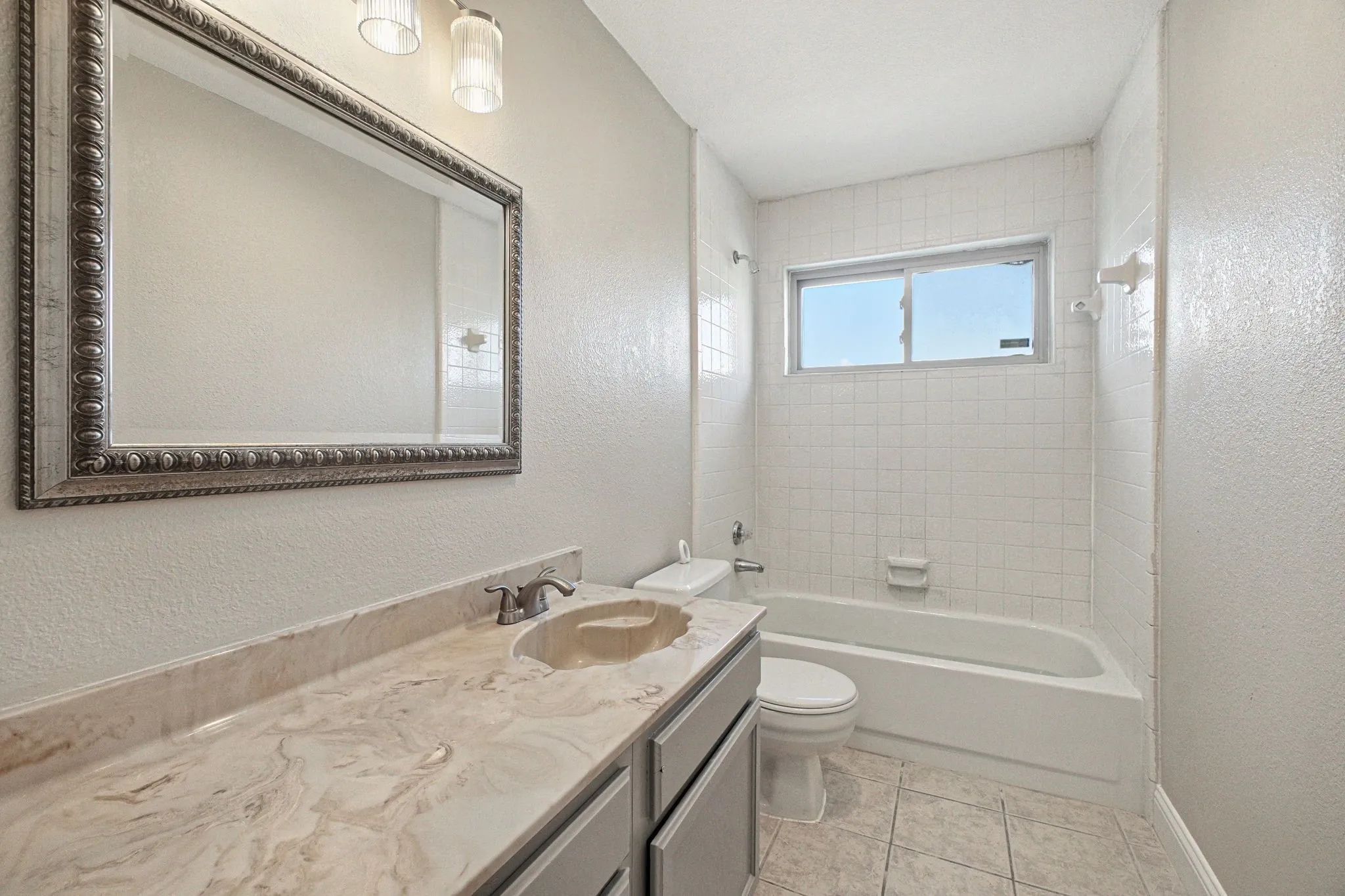 Single Family Residence For Sale in Dallas County , 1229 Old Barn Lane, Mesquite, Texas 75149, 3 Bedroom, 3 Bathroom, 2 Garage spaces, 1,870 Sqft, built in 1985, mls#21398474, Real Estate Agent in Mesquite, Homes For Sale in Dallas county, Homes For Sale in Mesquite, Realtor in Mesquite Texas, Real Estate Brokerage Independent Realty Texas, Luminita Cordes Realtor