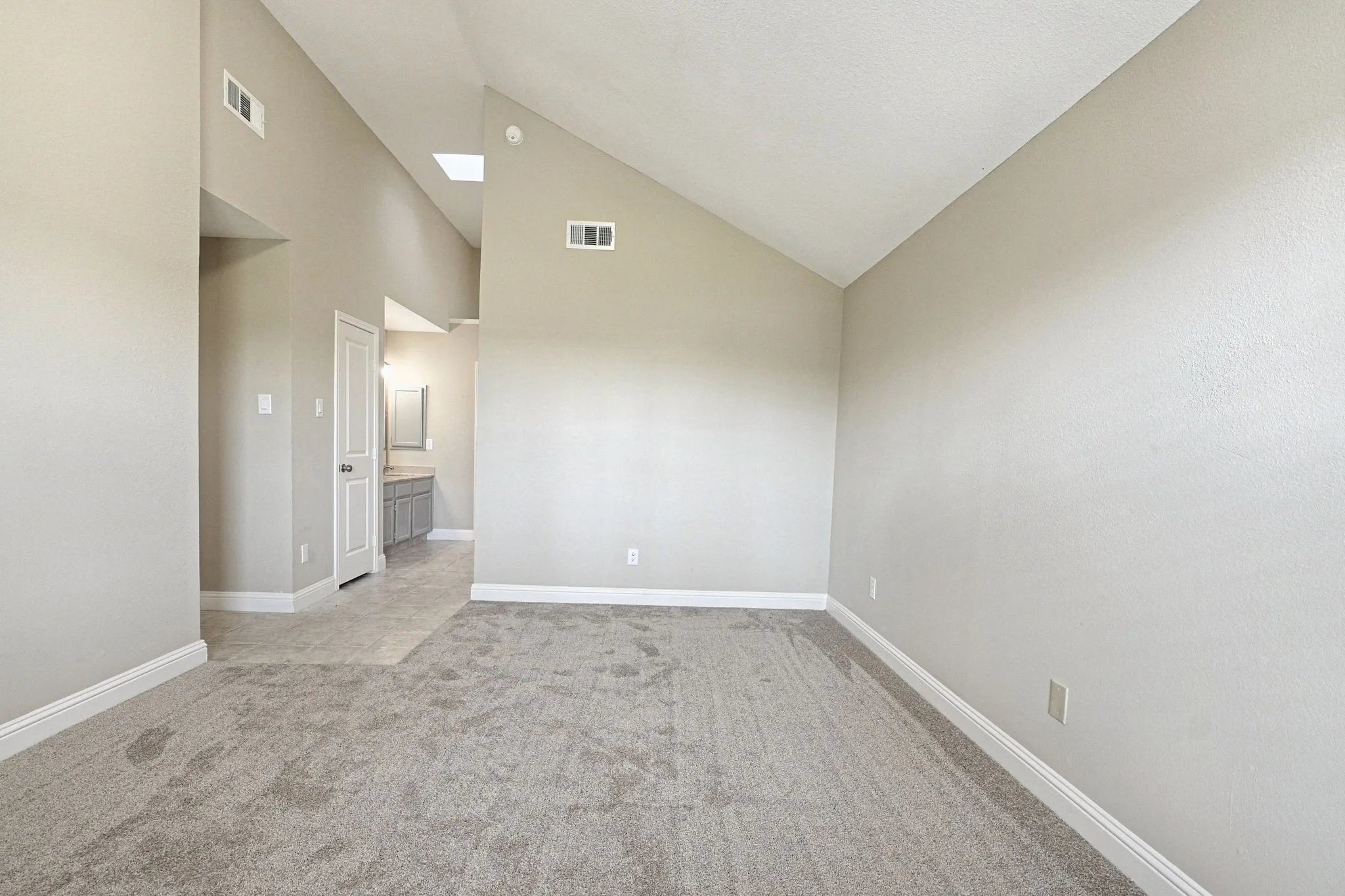 Single Family Residence For Sale in Dallas County , 1229 Old Barn Lane, Mesquite, Texas 75149, 3 Bedroom, 3 Bathroom, 2 Garage spaces, 1,870 Sqft, built in 1985, mls#21398474, Real Estate Agent in Mesquite, Homes For Sale in Dallas county, Homes For Sale in Mesquite, Realtor in Mesquite Texas, Real Estate Brokerage Independent Realty Texas, Luminita Cordes Realtor