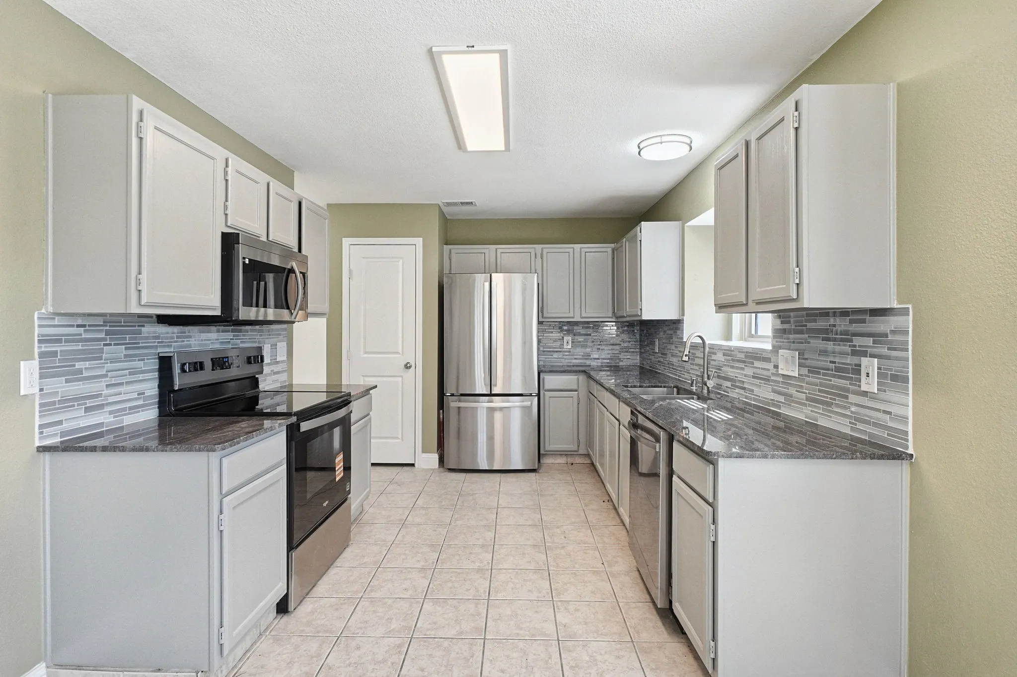 Single Family Residence For Sale in Dallas County , 1229 Old Barn Lane, Mesquite, Texas 75149, 3 Bedroom, 3 Bathroom, 2 Garage spaces, 1,870 Sqft, built in 1985, mls#21398474, Real Estate Agent in Mesquite, Homes For Sale in Dallas county, Homes For Sale in Mesquite, Realtor in Mesquite Texas, Real Estate Brokerage Independent Realty Texas, Luminita Cordes Realtor