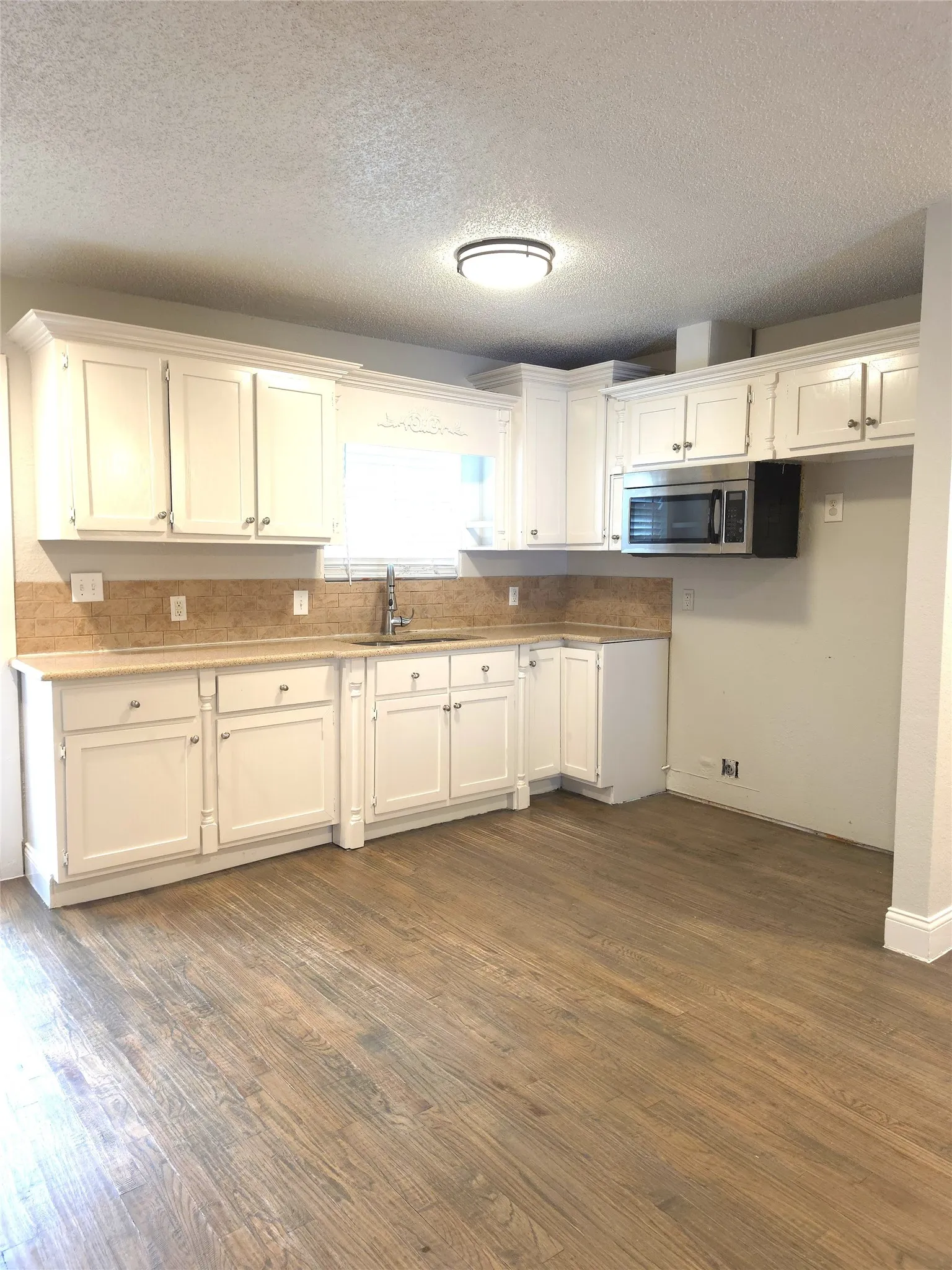 Single Family Residence For Rent in Dallas County , 3123 Arizona Avenue, Dallas, Texas 75216, 3 Bedroom, 2 Bathroom, Garage spaces, 1,507 Sqft, built in 1946, mls#21410267, Real Estate Agent in Dallas, Homes For Rent in Dallas county, Homes For Rent in Dallas, Realtor in Dallas Texas, Real Estate Brokerage Independent Realty Texas, Luminita Cordes Realtor