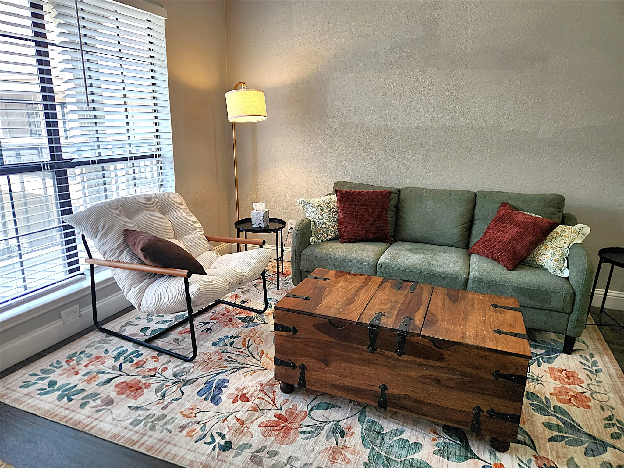 Condominium For Rent in Dallas County , 4800 W Lovers Lane, Dallas, Texas 75209, 2 Bedroom, 2 Bathroom, Garage spaces, 874 Sqft, built in 1984, mls#21410282, Real Estate Agent in Dallas, Homes For Rent in Dallas county, Homes For Rent in Dallas, Realtor in Dallas Texas, Real Estate Brokerage Independent Realty Texas, Luminita Cordes Realtor