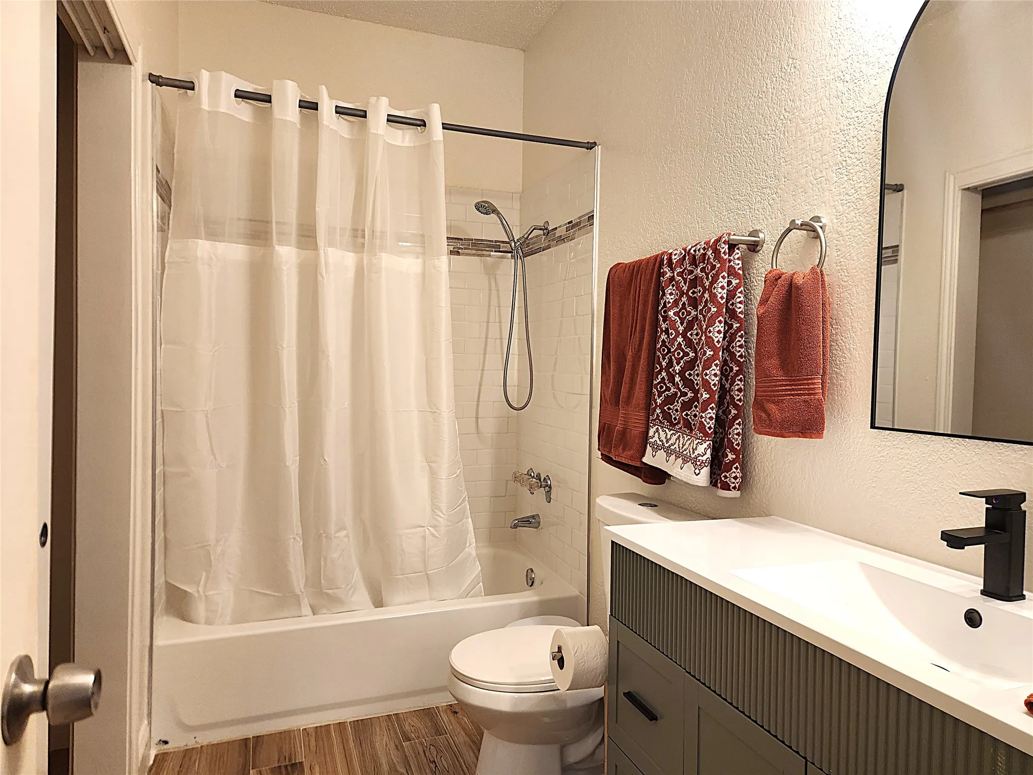 Condominium For Rent in Dallas County , 4800 W Lovers Lane, Dallas, Texas 75209, 2 Bedroom, 2 Bathroom, Garage spaces, 874 Sqft, built in 1984, mls#21410282, Real Estate Agent in Dallas, Homes For Rent in Dallas county, Homes For Rent in Dallas, Realtor in Dallas Texas, Real Estate Brokerage Independent Realty Texas, Luminita Cordes Realtor
