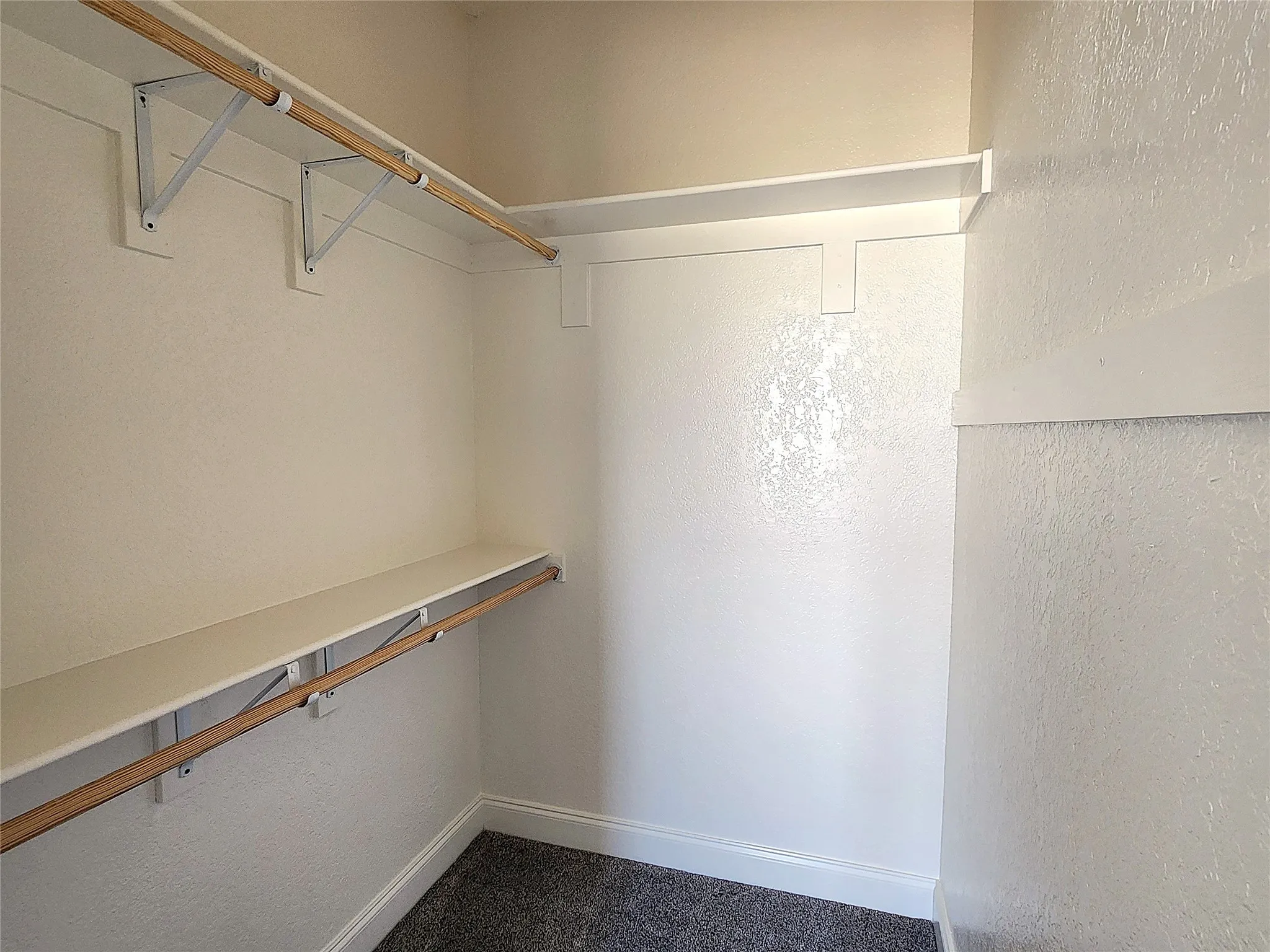 Condominium For Rent in Dallas County , 4800 W Lovers Lane, Dallas, Texas 75209, 2 Bedroom, 2 Bathroom, Garage spaces, 874 Sqft, built in 1984, mls#21410282, Real Estate Agent in Dallas, Homes For Rent in Dallas county, Homes For Rent in Dallas, Realtor in Dallas Texas, Real Estate Brokerage Independent Realty Texas, Luminita Cordes Realtor