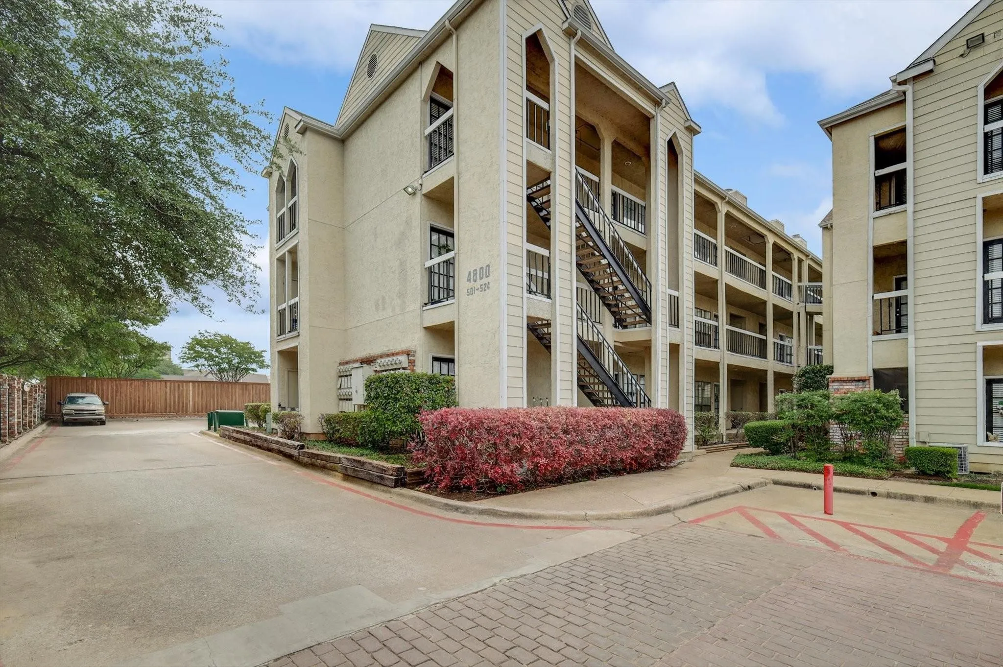 Condominium For Rent in Dallas County , 4800 W Lovers Lane, Dallas, Texas 75209, 2 Bedroom, 2 Bathroom, Garage spaces, 874 Sqft, built in 1984, mls#21410282, Real Estate Agent in Dallas, Homes For Rent in Dallas county, Homes For Rent in Dallas, Realtor in Dallas Texas, Real Estate Brokerage Independent Realty Texas, Luminita Cordes Realtor