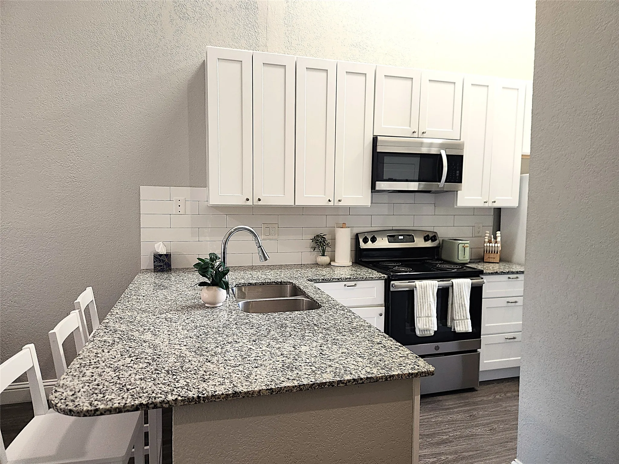 Condominium For Rent in Dallas County , 4800 W Lovers Lane, Dallas, Texas 75209, 2 Bedroom, 2 Bathroom, Garage spaces, 874 Sqft, built in 1984, mls#21410282, Real Estate Agent in Dallas, Homes For Rent in Dallas county, Homes For Rent in Dallas, Realtor in Dallas Texas, Real Estate Brokerage Independent Realty Texas, Luminita Cordes Realtor