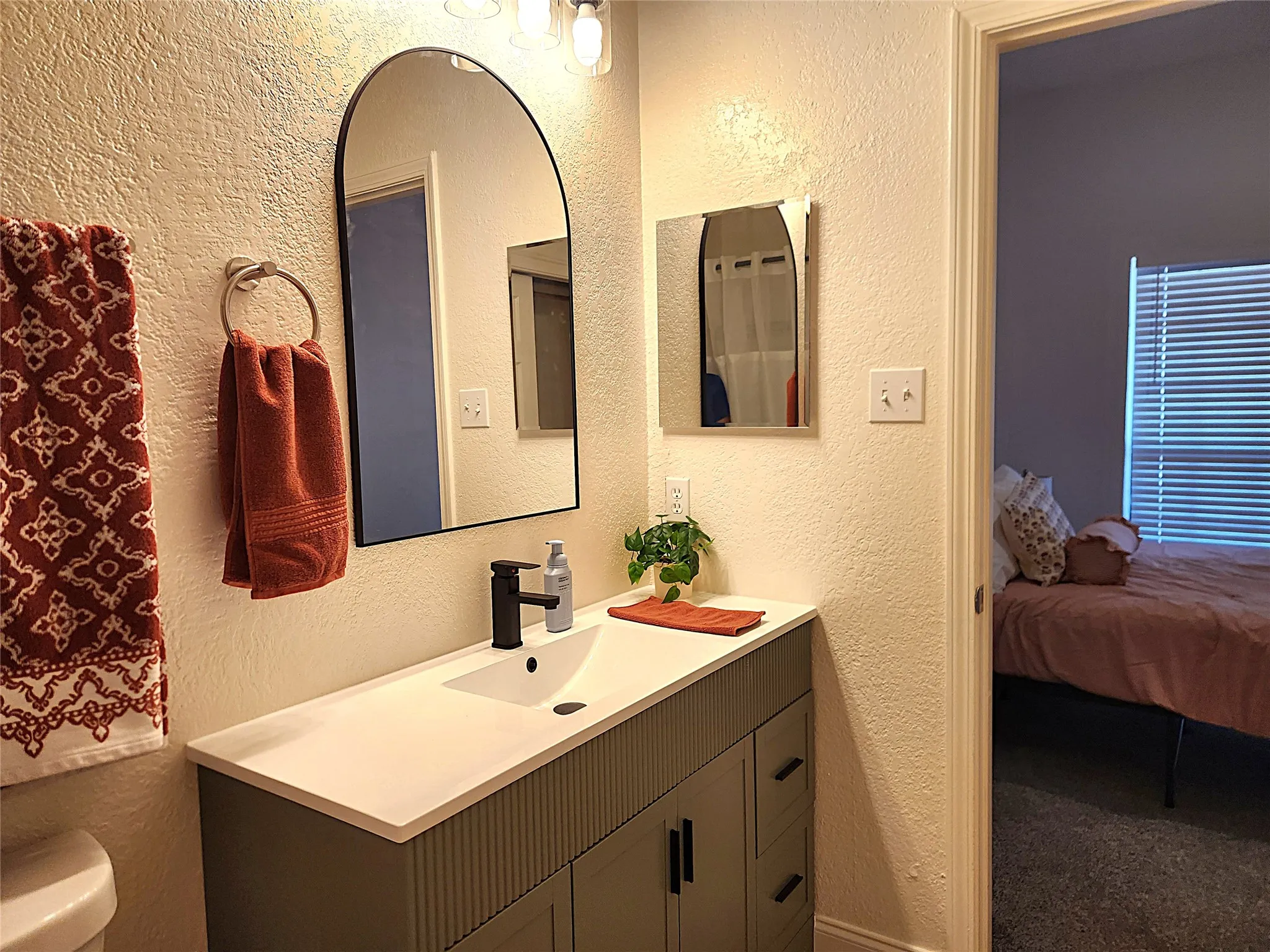 Condominium For Rent in Dallas County , 4800 W Lovers Lane, Dallas, Texas 75209, 2 Bedroom, 2 Bathroom, Garage spaces, 874 Sqft, built in 1984, mls#21410282, Real Estate Agent in Dallas, Homes For Rent in Dallas county, Homes For Rent in Dallas, Realtor in Dallas Texas, Real Estate Brokerage Independent Realty Texas, Luminita Cordes Realtor