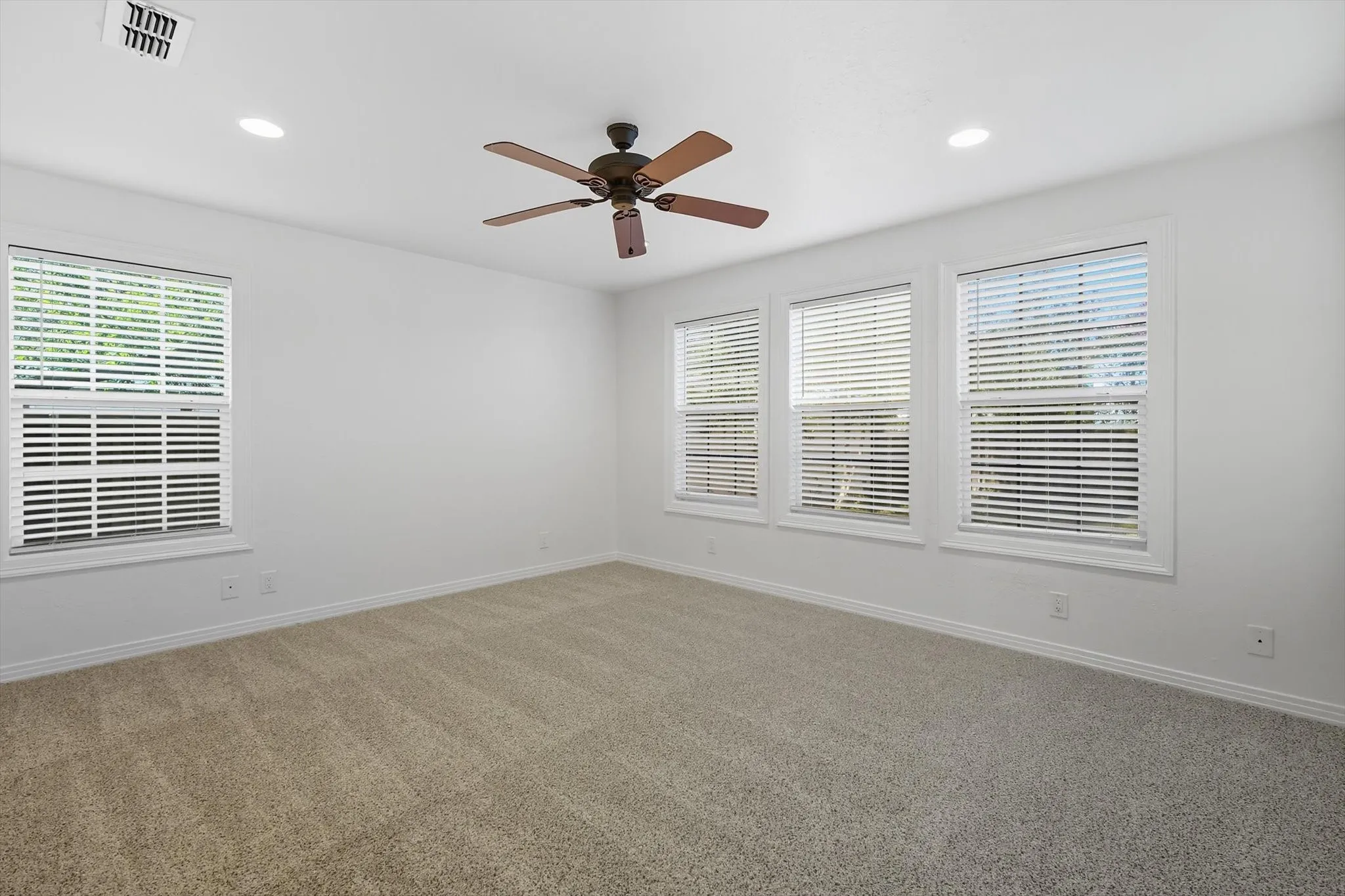 Single Family Residence For Sale in Tarrant County , 4028 Boyd Avenue, Fort Worth, Texas 76109, 3 Bedroom, 2 Bathroom, 2 Garage spaces, 1,514 Sqft, built in 1948, mls#21410242, Real Estate Agent in Fort Worth, Homes For Sale in Tarrant county, Homes For Sale in Fort Worth, Realtor in Fort Worth Texas, Real Estate Brokerage Independent Realty Texas, Luminita Cordes Realtor