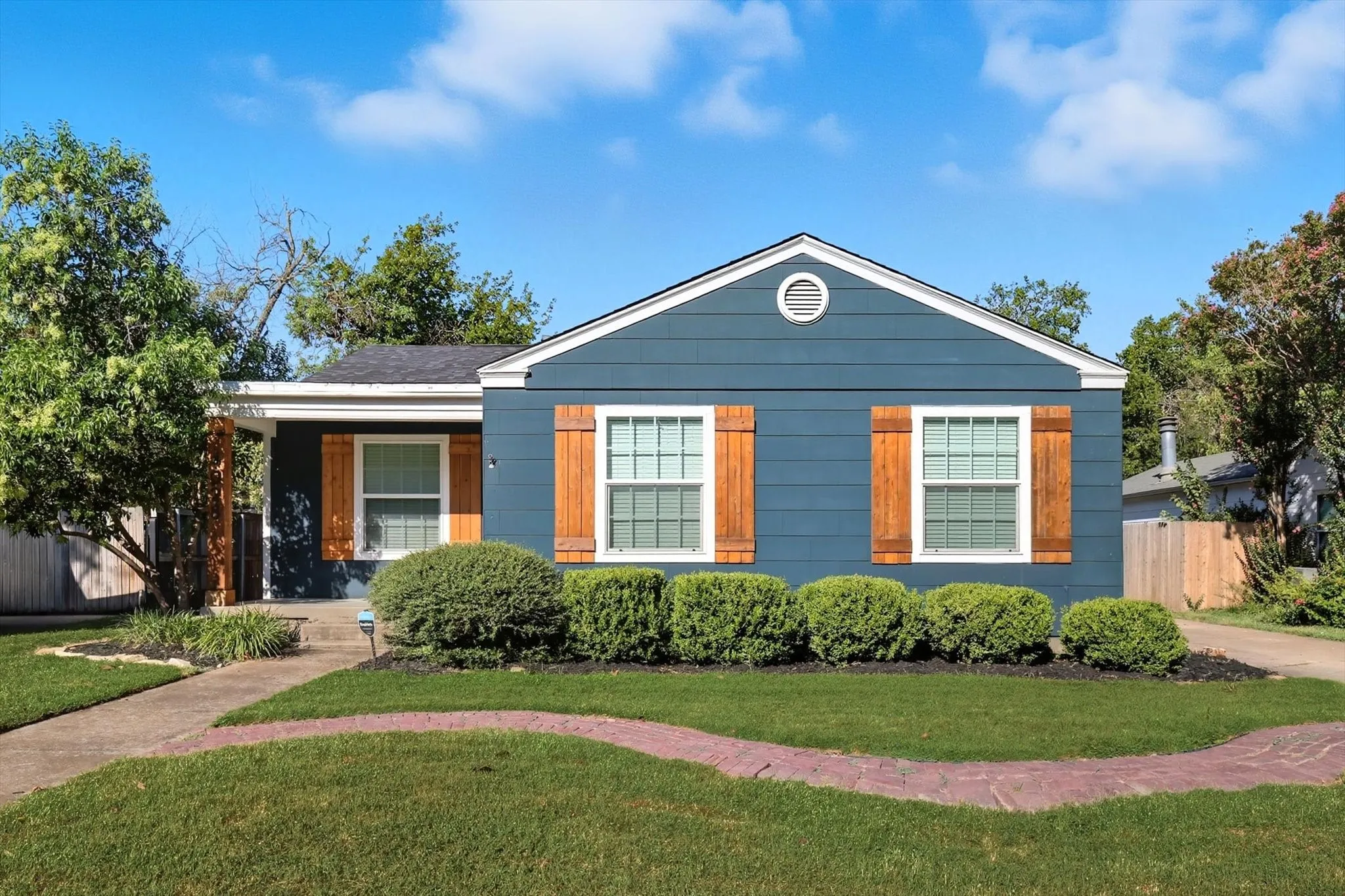 Single Family Residence For Sale in Tarrant County , 4028 Boyd Avenue, Fort Worth, Texas 76109, 3 Bedroom, 2 Bathroom, 2 Garage spaces, 1,514 Sqft, built in 1948, mls#21410242, Real Estate Agent in Fort Worth, Homes For Sale in Tarrant county, Homes For Sale in Fort Worth, Realtor in Fort Worth Texas, Real Estate Brokerage Independent Realty Texas, Luminita Cordes Realtor