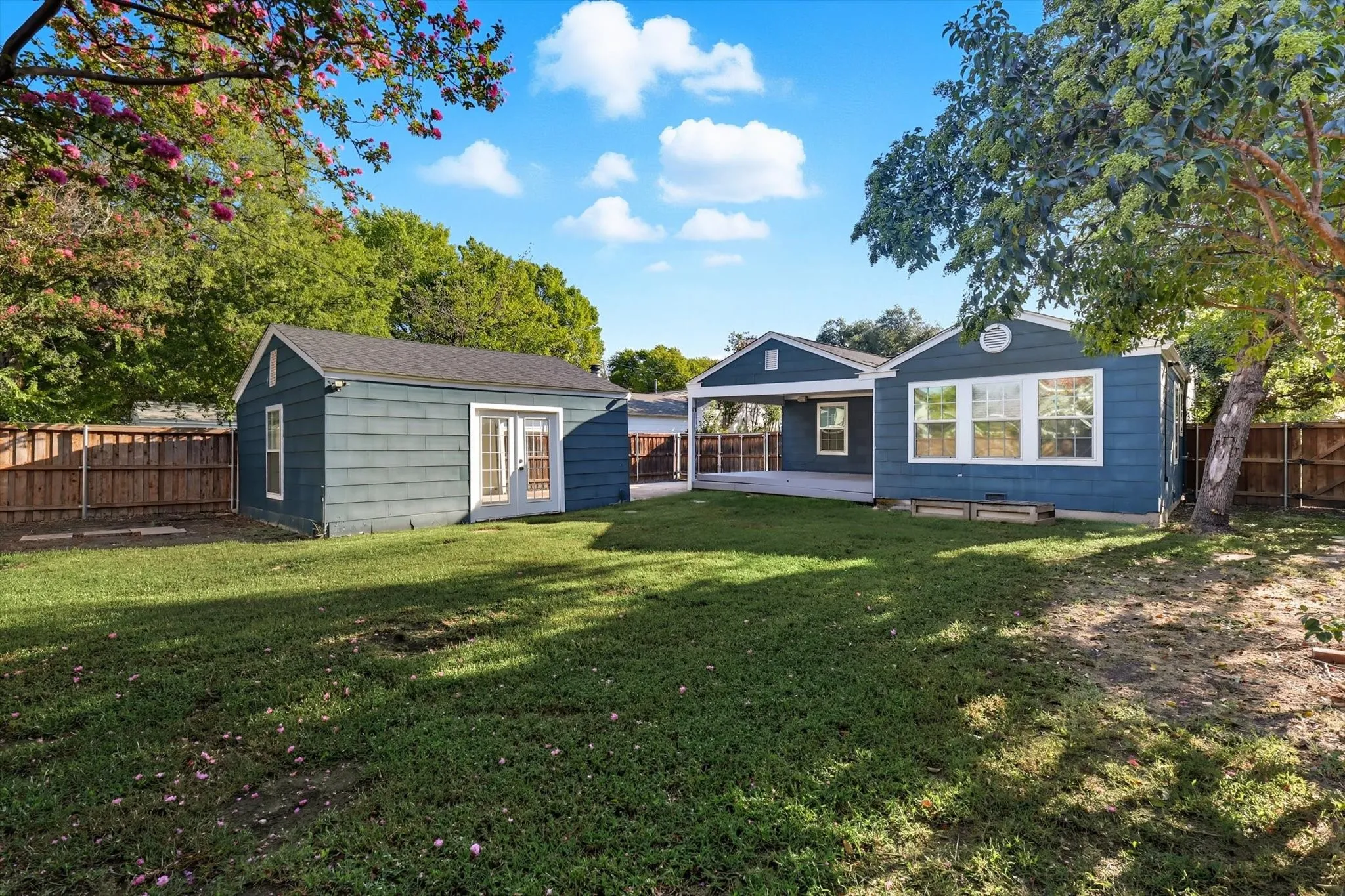 Single Family Residence For Sale in Tarrant County , 4028 Boyd Avenue, Fort Worth, Texas 76109, 3 Bedroom, 2 Bathroom, 2 Garage spaces, 1,514 Sqft, built in 1948, mls#21410242, Real Estate Agent in Fort Worth, Homes For Sale in Tarrant county, Homes For Sale in Fort Worth, Realtor in Fort Worth Texas, Real Estate Brokerage Independent Realty Texas, Luminita Cordes Realtor
