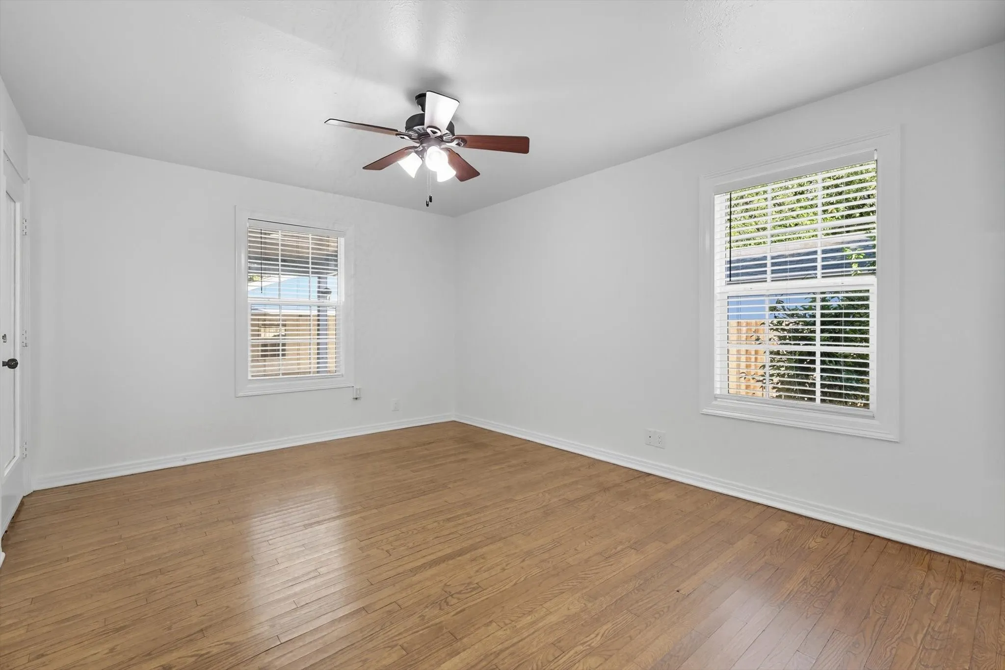 Single Family Residence For Sale in Tarrant County , 4028 Boyd Avenue, Fort Worth, Texas 76109, 3 Bedroom, 2 Bathroom, 2 Garage spaces, 1,514 Sqft, built in 1948, mls#21410242, Real Estate Agent in Fort Worth, Homes For Sale in Tarrant county, Homes For Sale in Fort Worth, Realtor in Fort Worth Texas, Real Estate Brokerage Independent Realty Texas, Luminita Cordes Realtor