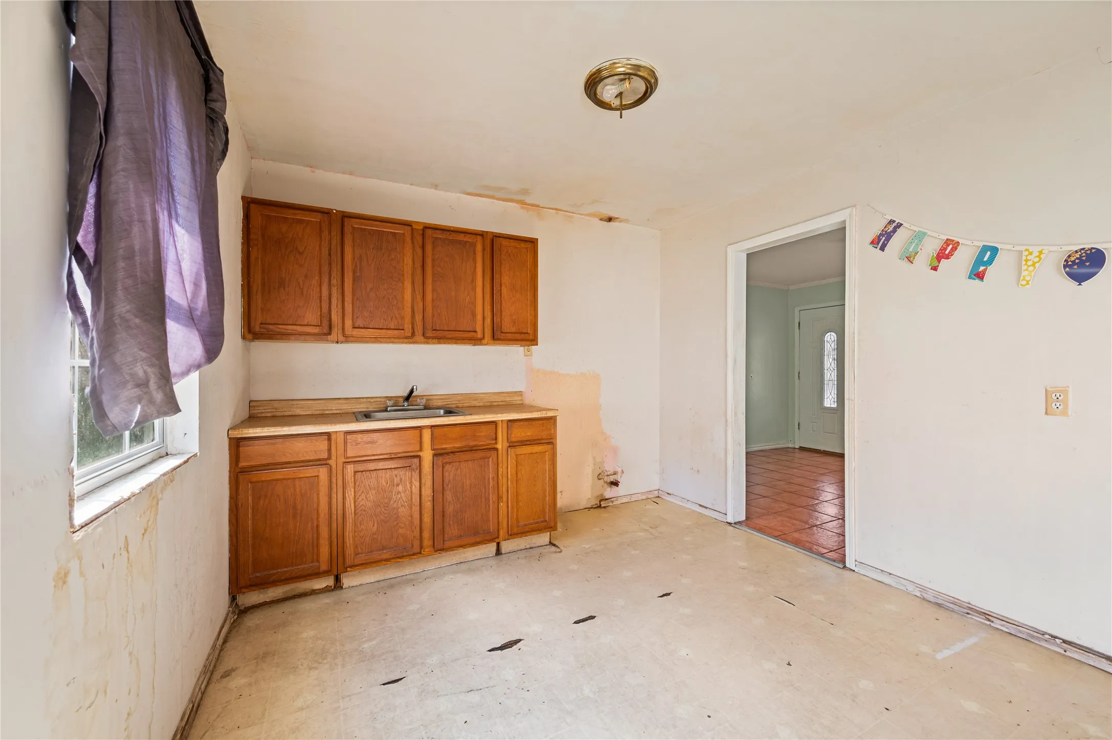 Single Family Residence For Sale in Dallas County , 6628 Glesman Street, Dallas, Texas 75232, 2 Bedroom, 1 Bathroom, Garage spaces, 567 Sqft, built in 1948, mls#21409245, Real Estate Agent in Dallas, Homes For Sale in Dallas county, Homes For Sale in Dallas, Realtor in Dallas Texas, Real Estate Brokerage Independent Realty Texas, Luminita Cordes Realtor