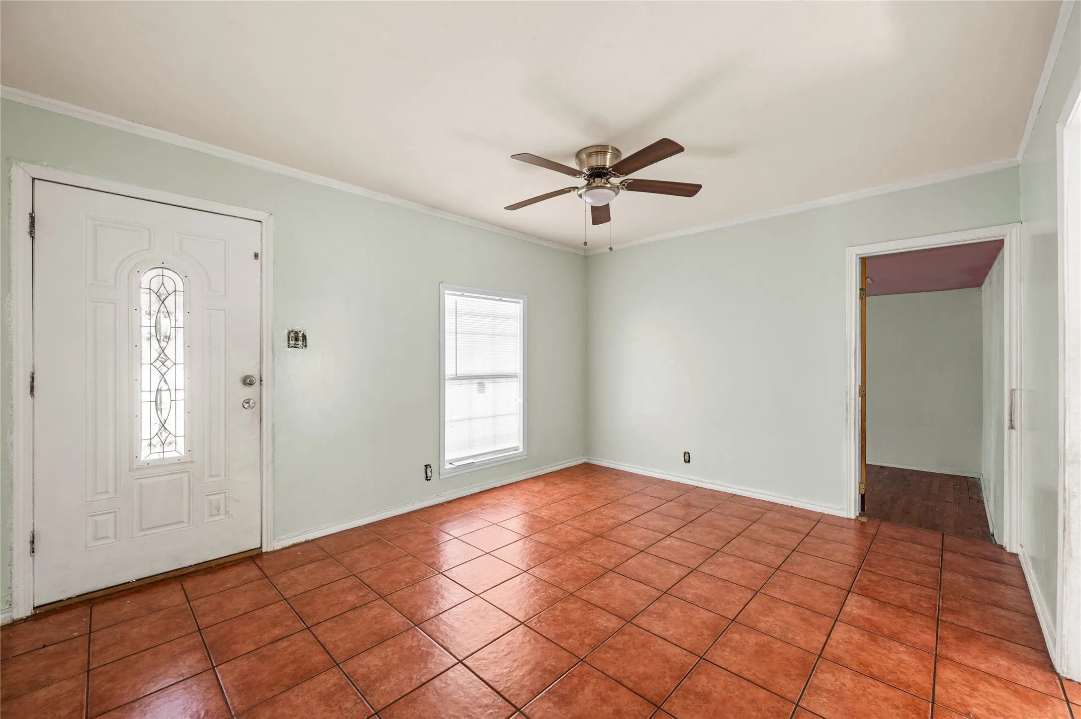 Single Family Residence For Sale in Dallas County , 6628 Glesman Street, Dallas, Texas 75232, 2 Bedroom, 1 Bathroom, Garage spaces, 567 Sqft, built in 1948, mls#21409245, Real Estate Agent in Dallas, Homes For Sale in Dallas county, Homes For Sale in Dallas, Realtor in Dallas Texas, Real Estate Brokerage Independent Realty Texas, Luminita Cordes Realtor