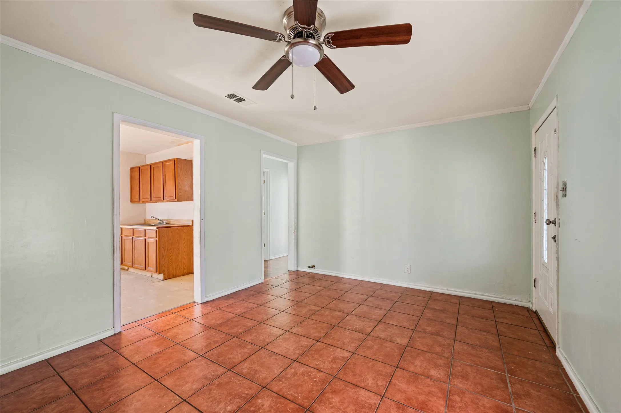 Single Family Residence For Sale in Dallas County , 6628 Glesman Street, Dallas, Texas 75232, 2 Bedroom, 1 Bathroom, Garage spaces, 567 Sqft, built in 1948, mls#21409245, Real Estate Agent in Dallas, Homes For Sale in Dallas county, Homes For Sale in Dallas, Realtor in Dallas Texas, Real Estate Brokerage Independent Realty Texas, Luminita Cordes Realtor