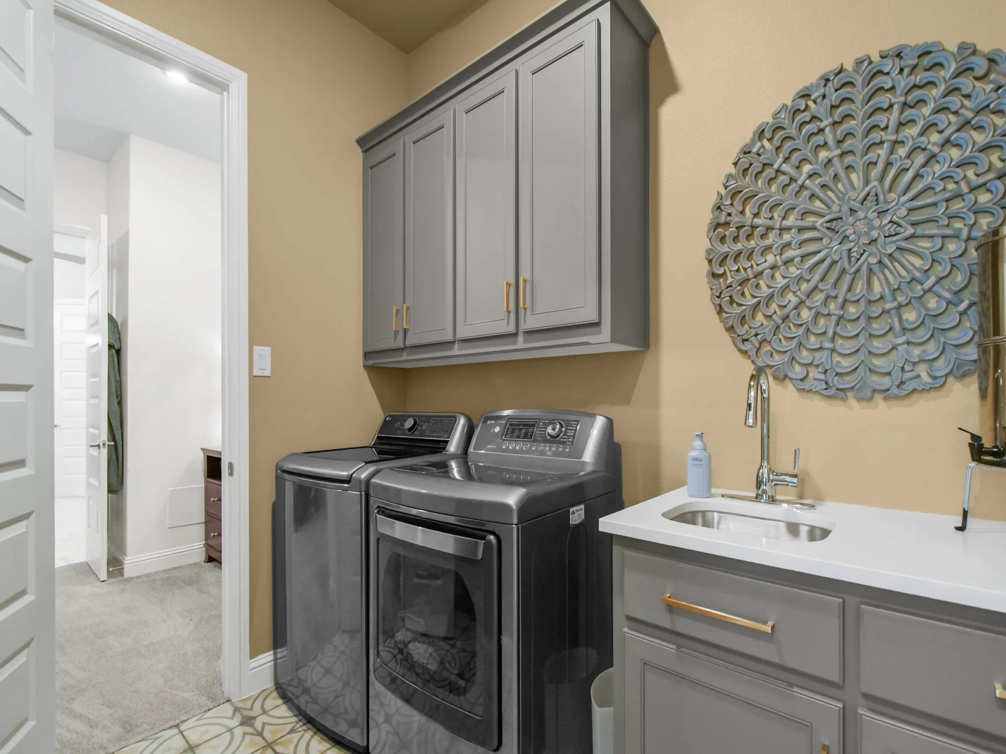 Single Family Residence For Sale in Rockwall County , 1208 Middleton Drive, Rockwall, Texas 75087, 4 Bedroom, 4 Bathroom, 3 Garage spaces, 3,222 Sqft, built in 2020, mls#21410168, Real Estate Agent in Rockwall, Homes For Sale in Rockwall county, Homes For Sale in Rockwall, Realtor in Rockwall Texas, Real Estate Brokerage Independent Realty Texas, Luminita Cordes Realtor