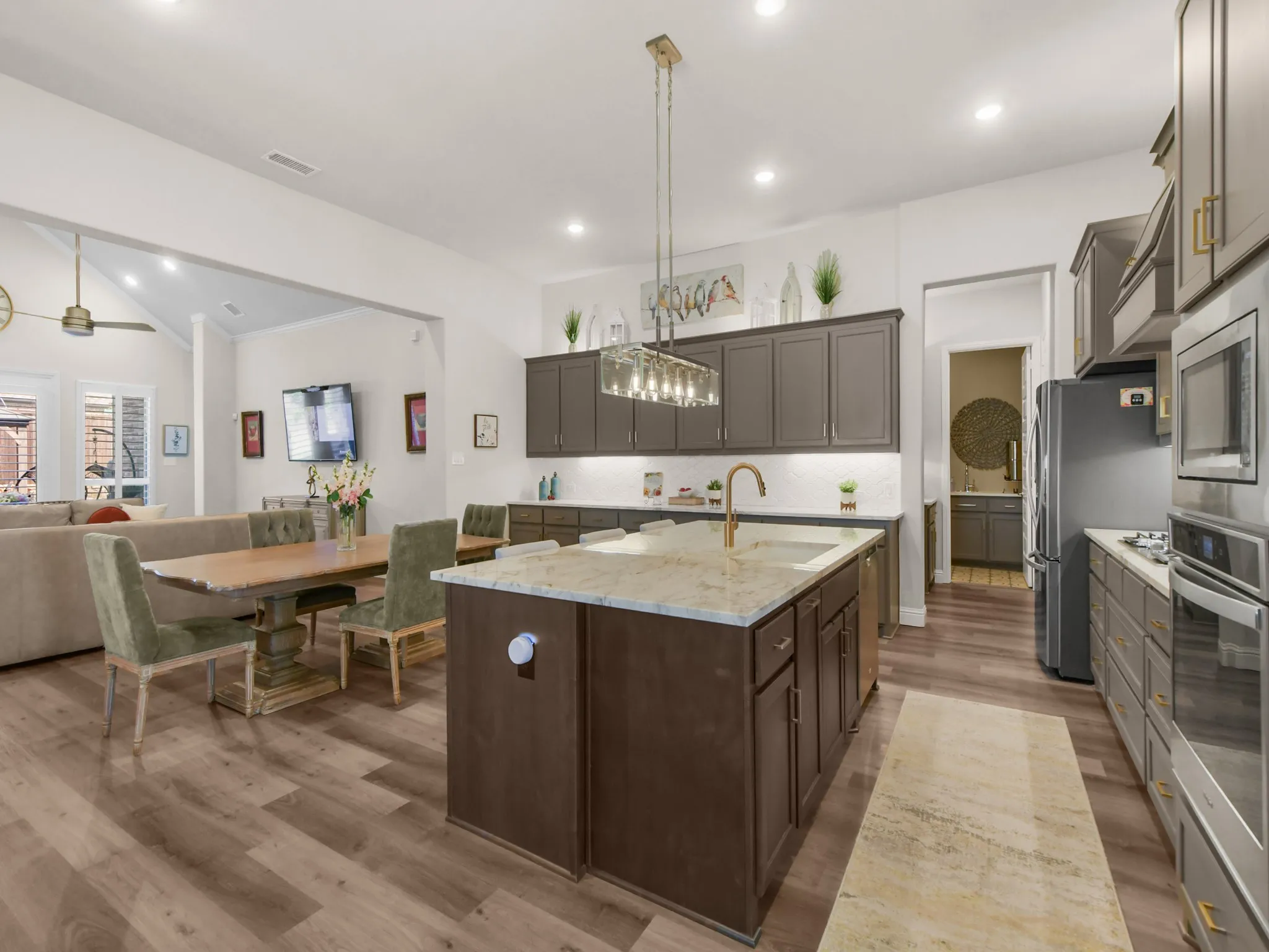 Single Family Residence For Sale in Rockwall County , 1208 Middleton Drive, Rockwall, Texas 75087, 4 Bedroom, 4 Bathroom, 3 Garage spaces, 3,222 Sqft, built in 2020, mls#21410168, Real Estate Agent in Rockwall, Homes For Sale in Rockwall county, Homes For Sale in Rockwall, Realtor in Rockwall Texas, Real Estate Brokerage Independent Realty Texas, Luminita Cordes Realtor