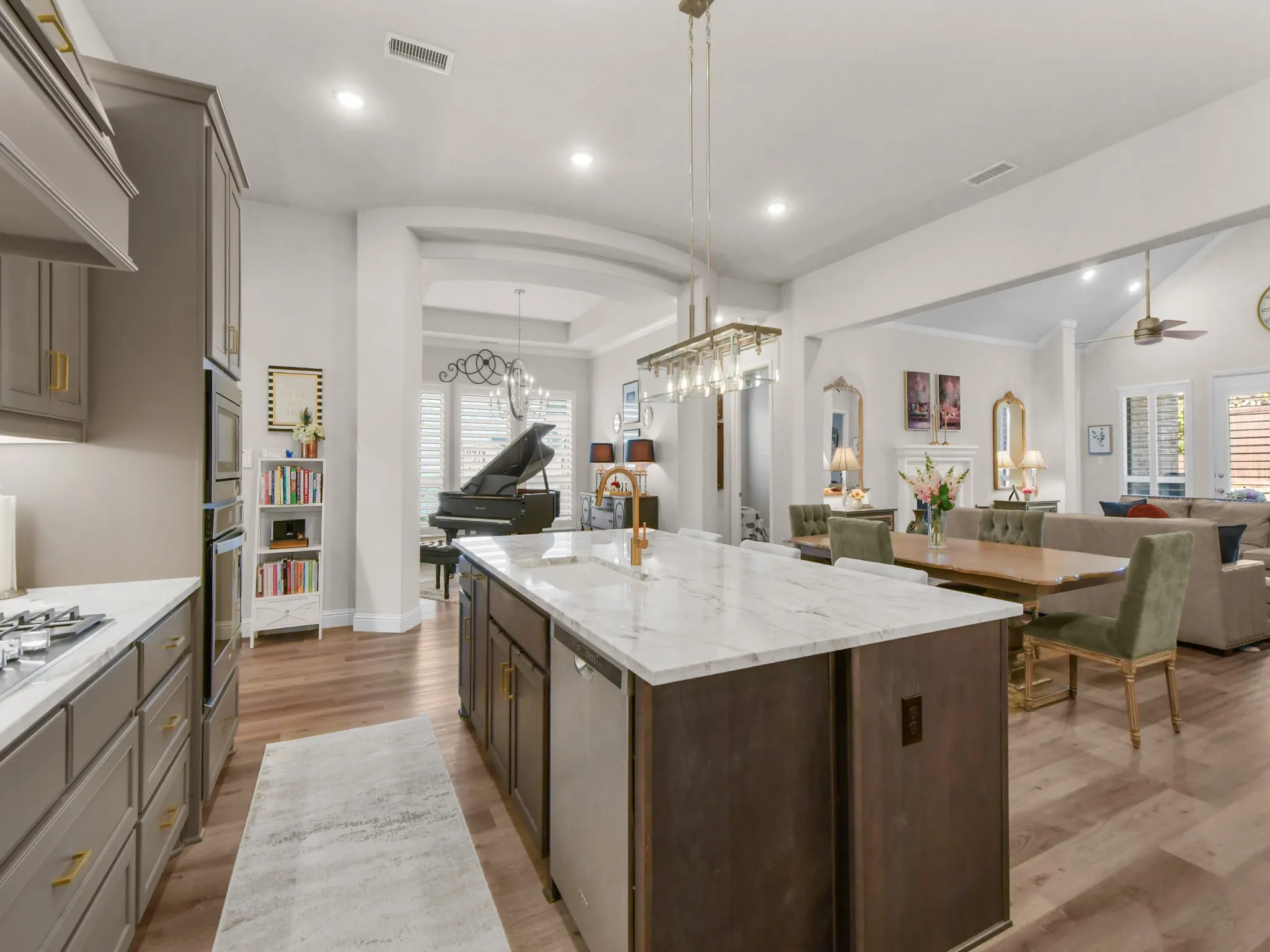 Single Family Residence For Sale in Rockwall County , 1208 Middleton Drive, Rockwall, Texas 75087, 4 Bedroom, 4 Bathroom, 3 Garage spaces, 3,222 Sqft, built in 2020, mls#21410168, Real Estate Agent in Rockwall, Homes For Sale in Rockwall county, Homes For Sale in Rockwall, Realtor in Rockwall Texas, Real Estate Brokerage Independent Realty Texas, Luminita Cordes Realtor