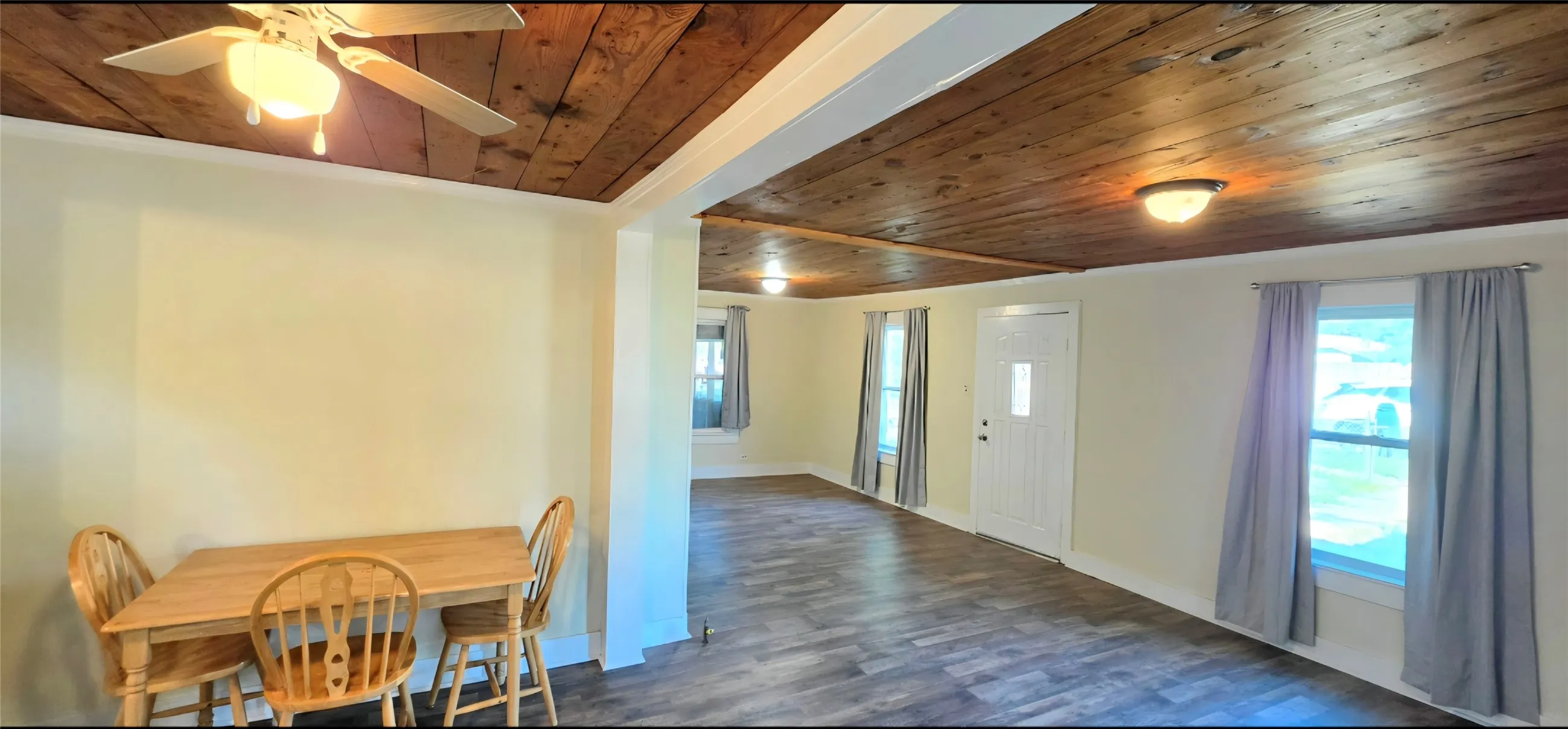Single Family Residence For Sale in Mc Culloch County , 1003 S Walnut Street, Brady, Texas 76825, 2 Bedroom, 1 Bathroom, Garage spaces, 988 Sqft, built in 1940, mls#21409273, Real Estate Agent in Brady, Homes For Sale in Mc Culloch county, Homes For Sale in Brady, Realtor in Brady Texas, Real Estate Brokerage Independent Realty Texas, Luminita Cordes Realtor