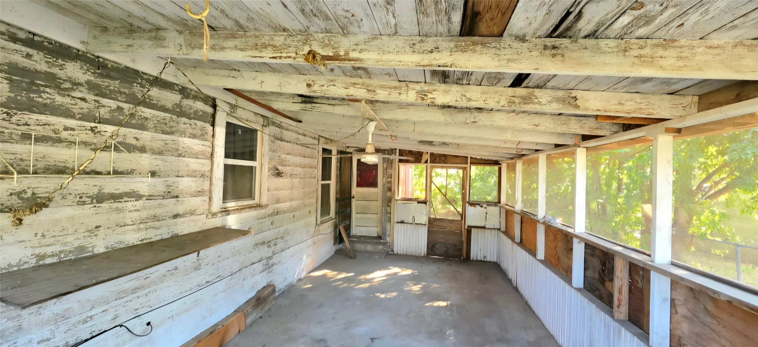 Single Family Residence For Sale in Mc Culloch County , 1003 S Walnut Street, Brady, Texas 76825, 2 Bedroom, 1 Bathroom, Garage spaces, 988 Sqft, built in 1940, mls#21409273, Real Estate Agent in Brady, Homes For Sale in Mc Culloch county, Homes For Sale in Brady, Realtor in Brady Texas, Real Estate Brokerage Independent Realty Texas, Luminita Cordes Realtor