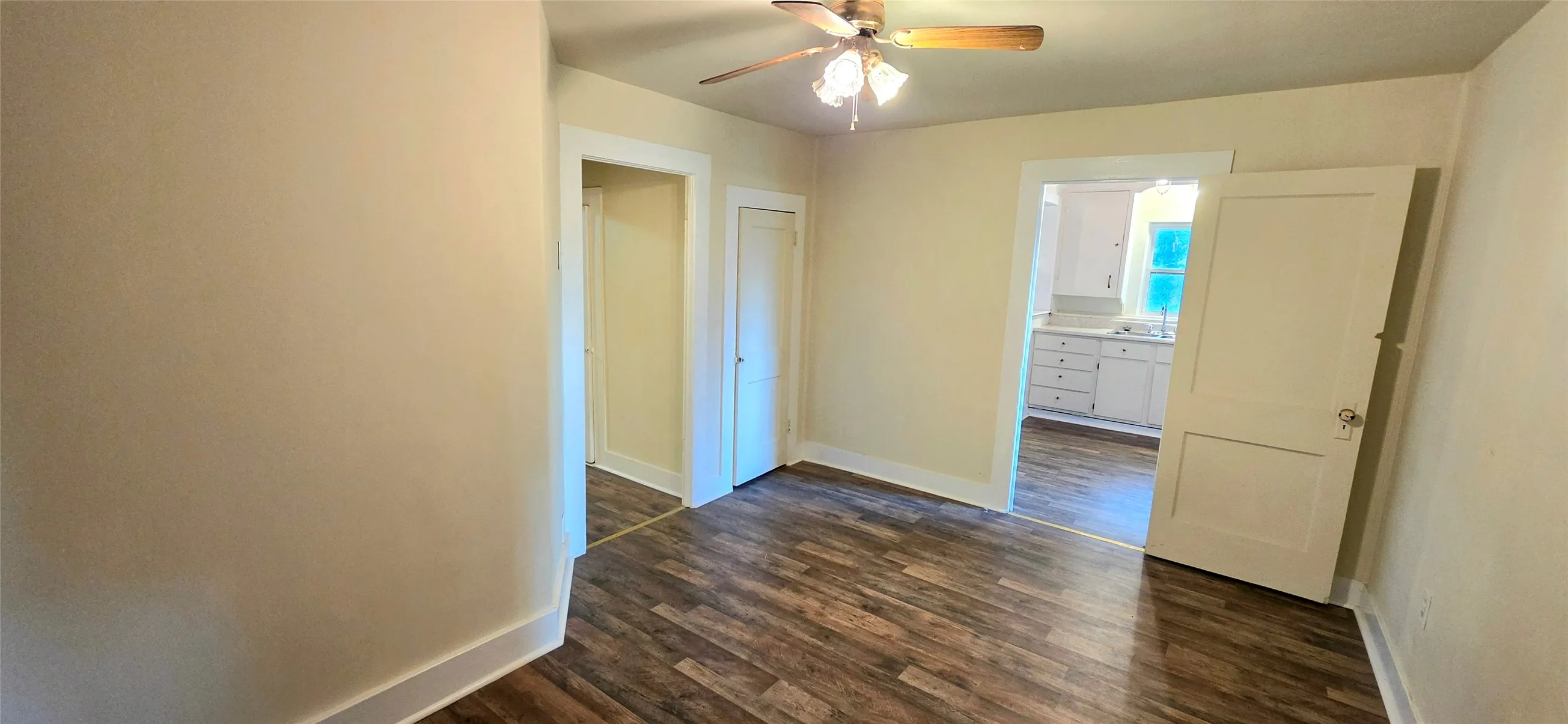 Single Family Residence For Sale in Mc Culloch County , 1003 S Walnut Street, Brady, Texas 76825, 2 Bedroom, 1 Bathroom, Garage spaces, 988 Sqft, built in 1940, mls#21409273, Real Estate Agent in Brady, Homes For Sale in Mc Culloch county, Homes For Sale in Brady, Realtor in Brady Texas, Real Estate Brokerage Independent Realty Texas, Luminita Cordes Realtor