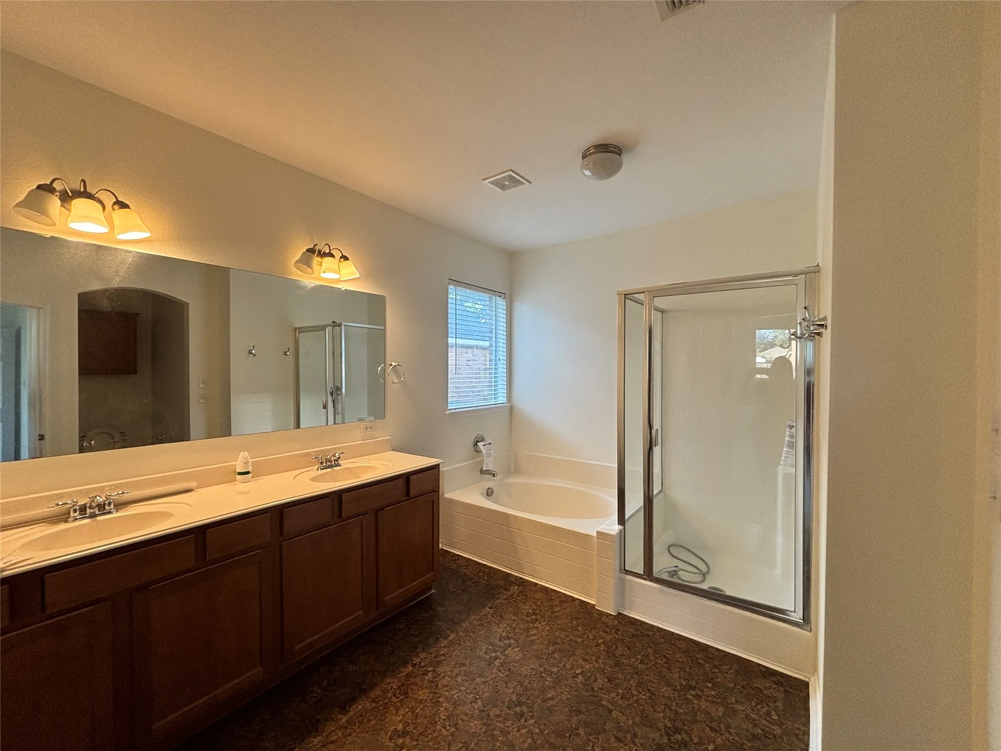 Single Family Residence For Sale in Kaufman County , 1021 San Antonio Drive, Forney, Texas 75126, 5 Bedroom, 4 Bathroom, 2 Garage spaces, 3,476 Sqft, built in 2005, mls#21409291, Real Estate Agent in Forney, Homes For Sale in Kaufman county, Homes For Sale in Forney, Realtor in Forney Texas, Real Estate Brokerage Independent Realty Texas, Luminita Cordes Realtor