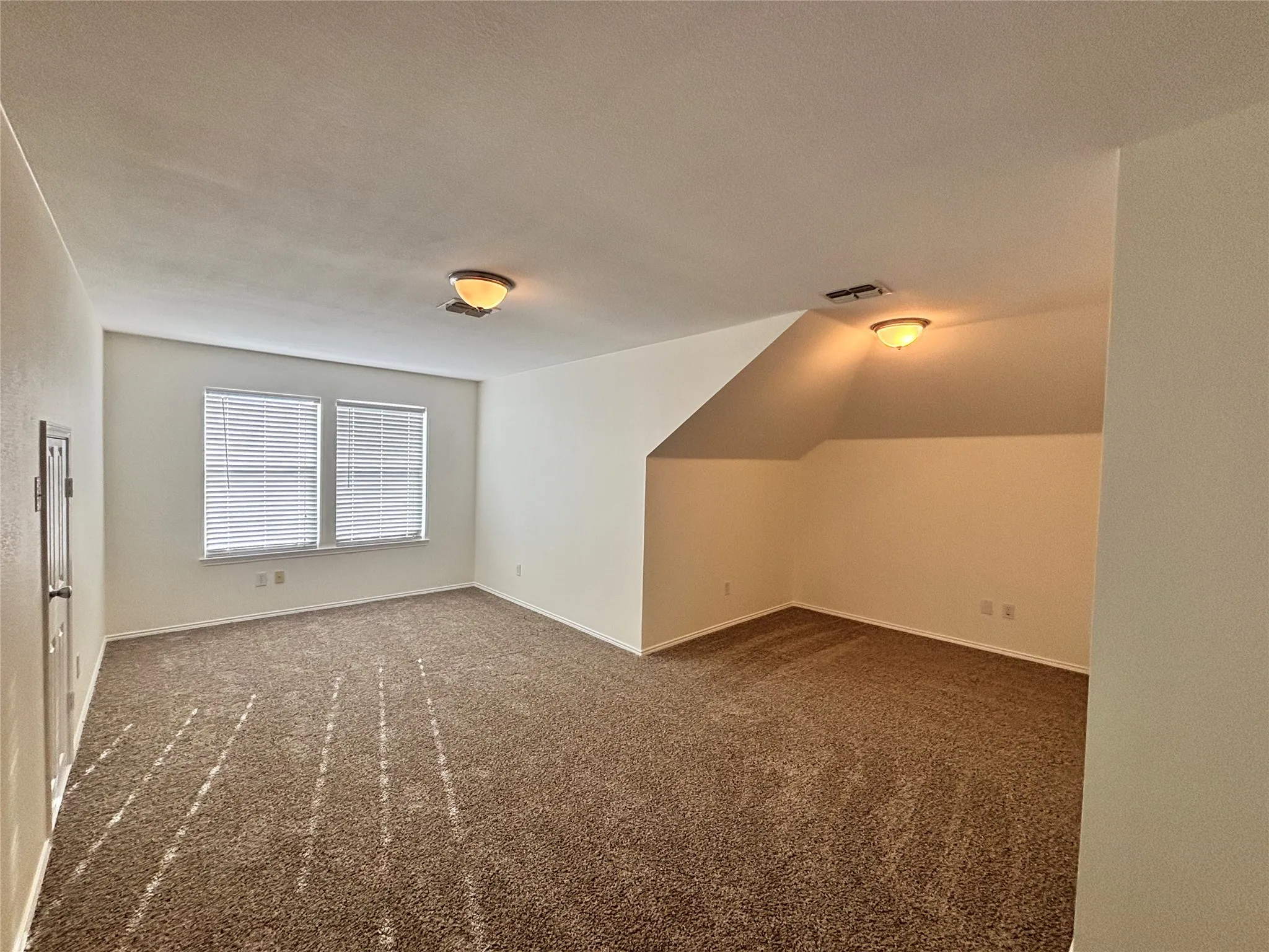 Single Family Residence For Sale in Kaufman County , 1021 San Antonio Drive, Forney, Texas 75126, 5 Bedroom, 4 Bathroom, 2 Garage spaces, 3,476 Sqft, built in 2005, mls#21409291, Real Estate Agent in Forney, Homes For Sale in Kaufman county, Homes For Sale in Forney, Realtor in Forney Texas, Real Estate Brokerage Independent Realty Texas, Luminita Cordes Realtor