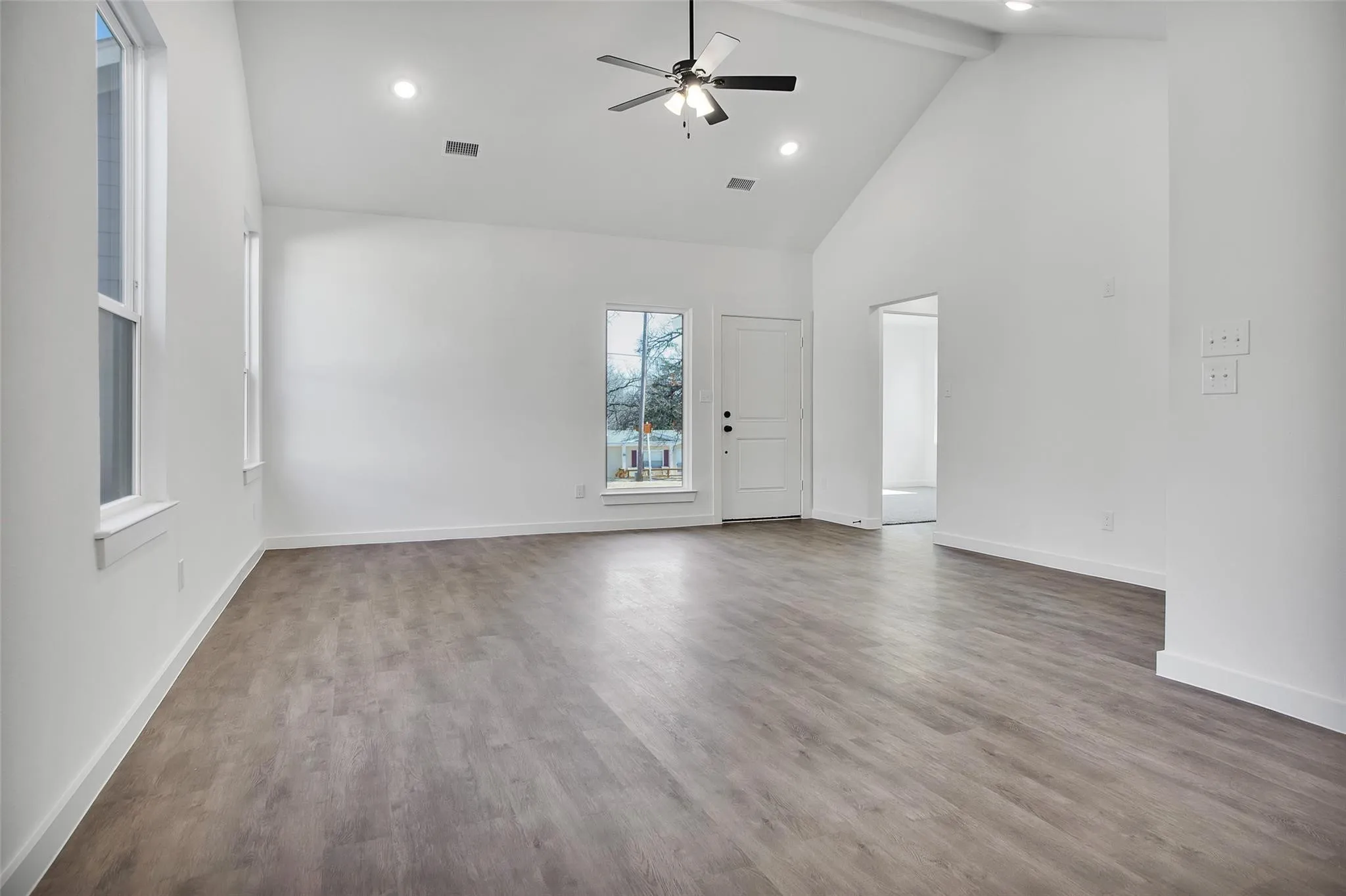 Single Family Residence For Rent in Grayson County , 1479 Cathey Drive, Denison, Texas 75020, 4 Bedroom, 3 Bathroom, 2 Garage spaces, 1,604 Sqft, built in 2023, mls#21392810, Real Estate Agent in Denison, Homes For Rent in Grayson county, Homes For Rent in Denison, Realtor in Denison Texas, Real Estate Brokerage Independent Realty Texas, Luminita Cordes Realtor