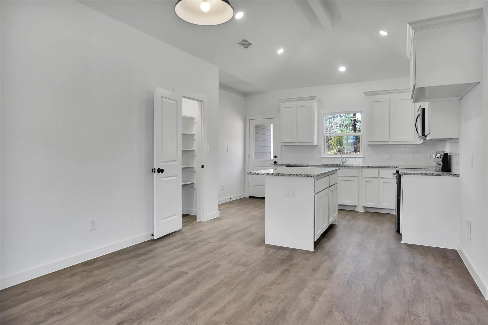 Single Family Residence For Rent in Grayson County , 1479 Cathey Drive, Denison, Texas 75020, 4 Bedroom, 3 Bathroom, 2 Garage spaces, 1,604 Sqft, built in 2023, mls#21392810, Real Estate Agent in Denison, Homes For Rent in Grayson county, Homes For Rent in Denison, Realtor in Denison Texas, Real Estate Brokerage Independent Realty Texas, Luminita Cordes Realtor